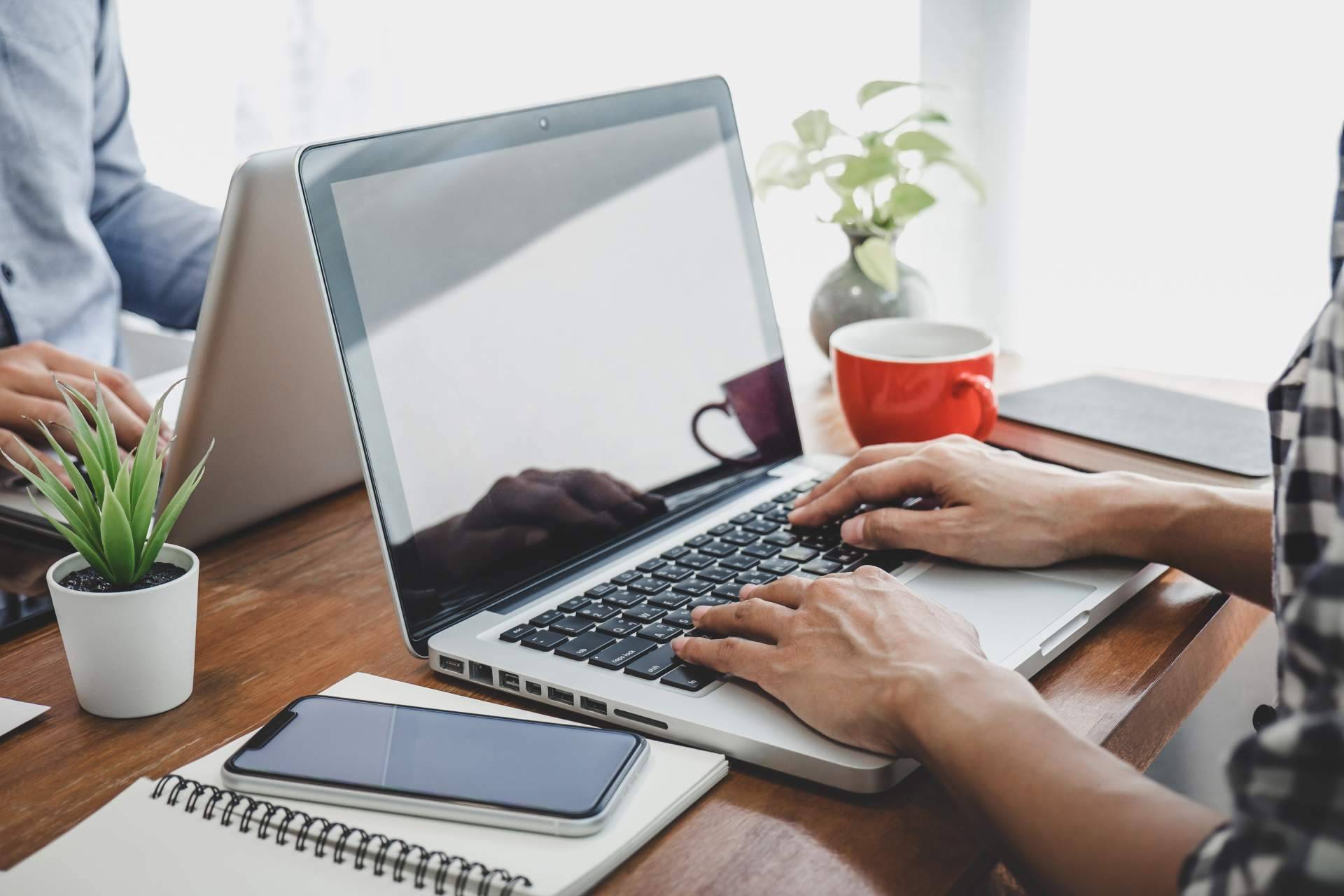 EGCI Escuela de Gerencia ratifica su compromiso formando a líderes digitales del futuro mediante su Certificación en Community Manager