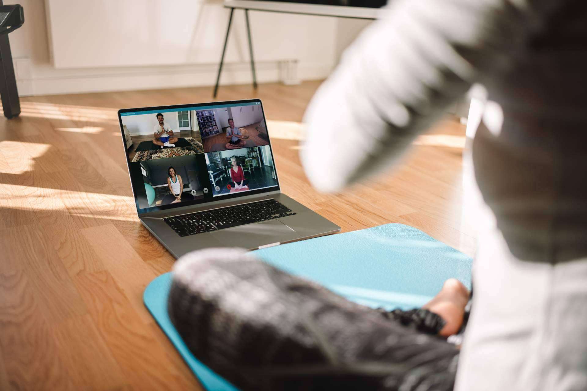 Clases online de yoga terapéutico y meditación adaptadas al dolor crónico mediante el método Shakandi