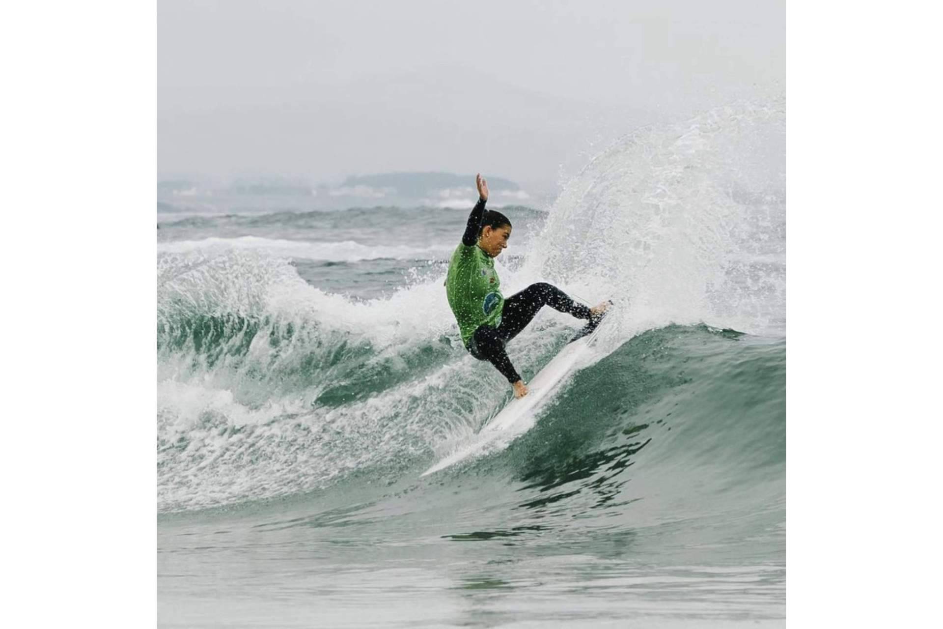 Bioksan esponsoriza a Lucía Machado, surfista española de élite