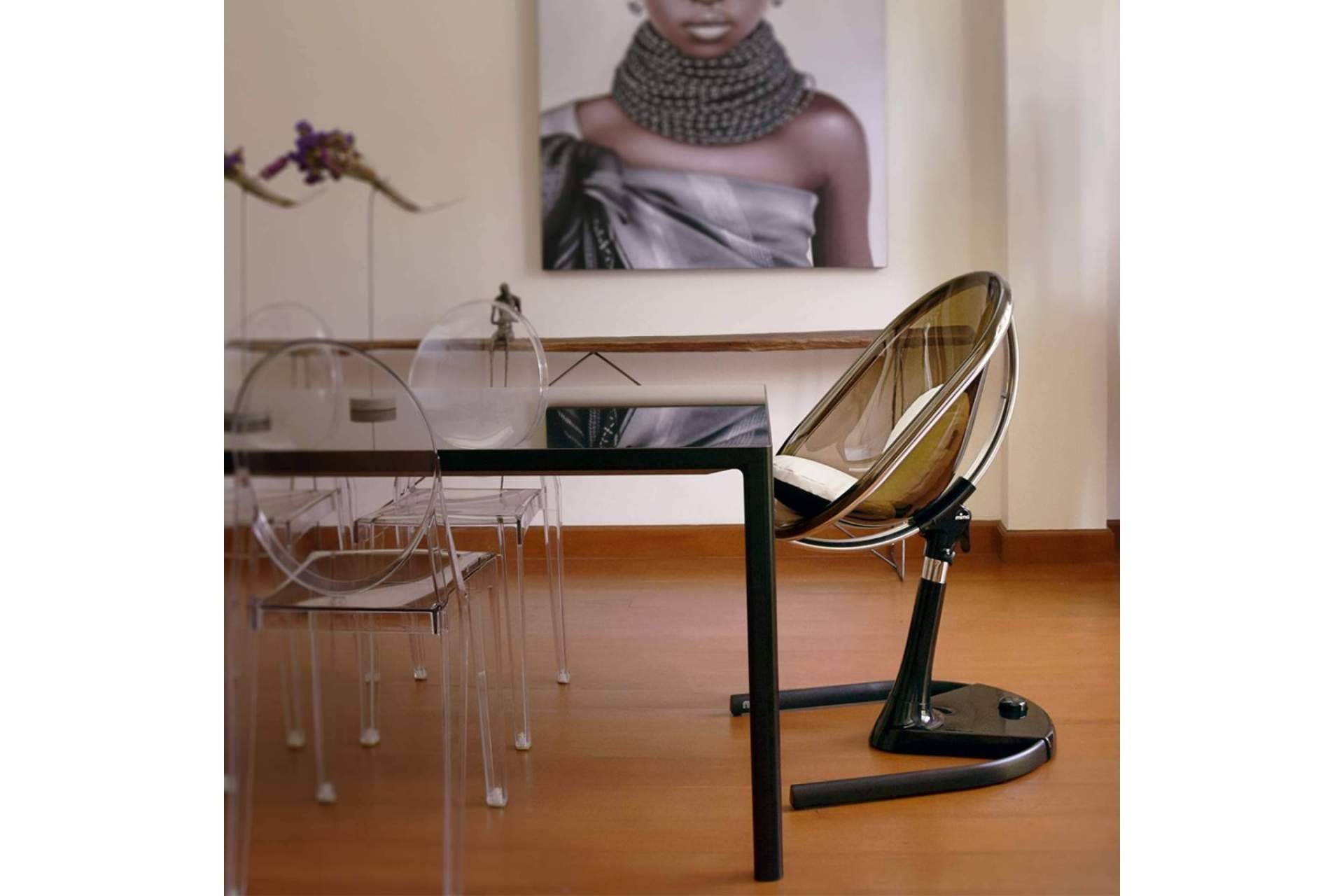 La trona de bebé para las casas diseño, con Mima