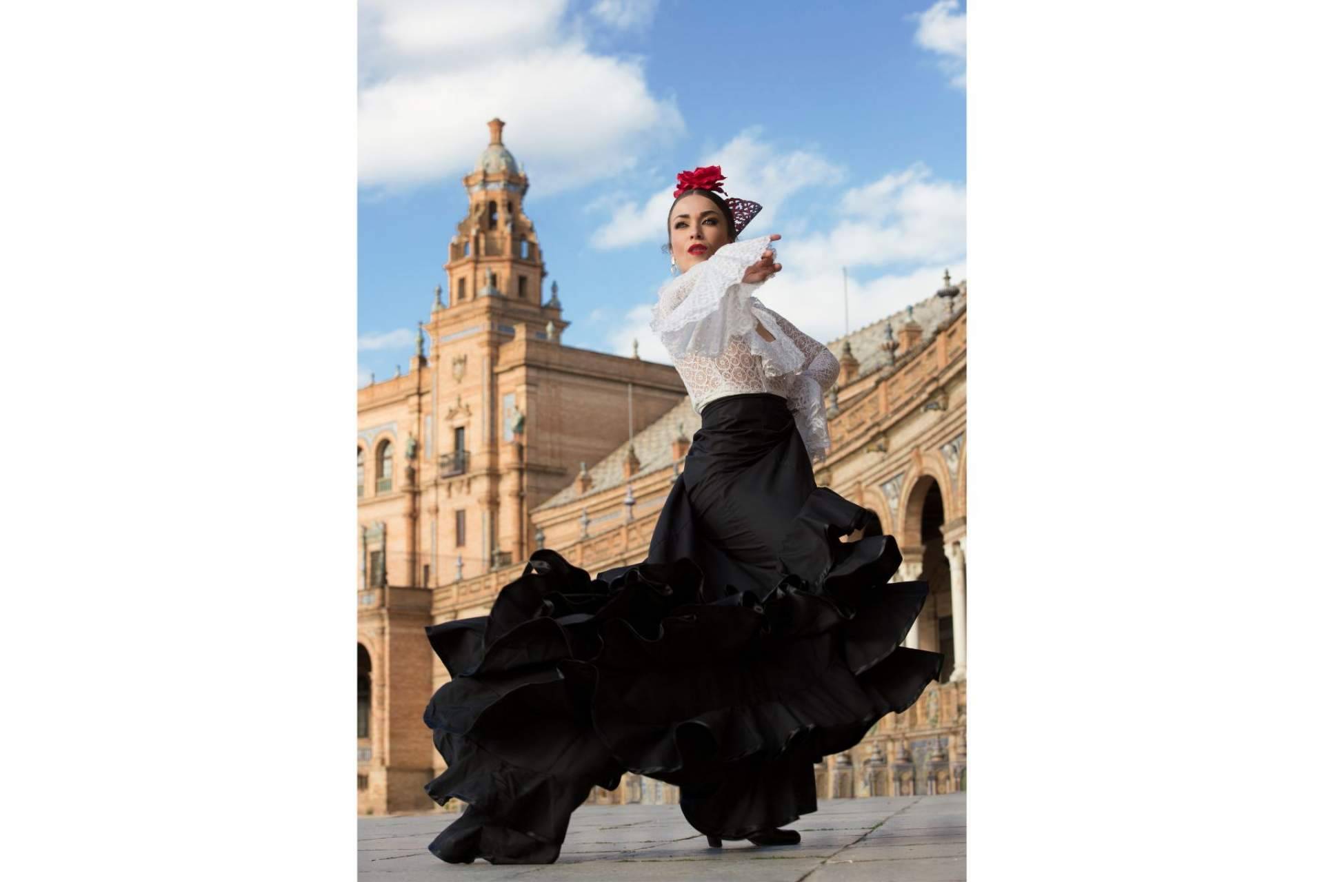 Conocer las tendencias en trajes de flamenca 2023 con Viva La Feria