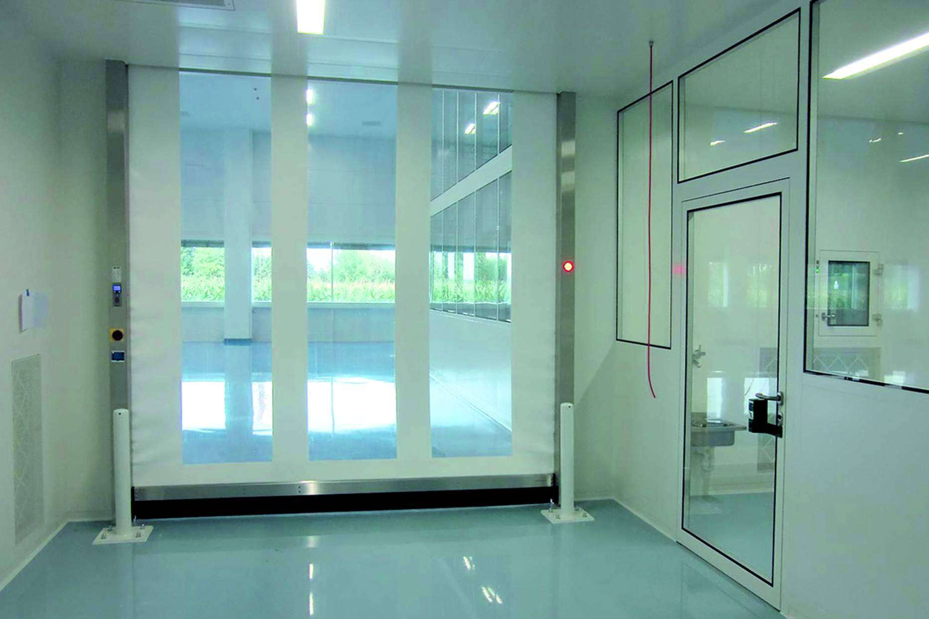 Puertas rápidas para salas limpias, con ASSA ABLOY