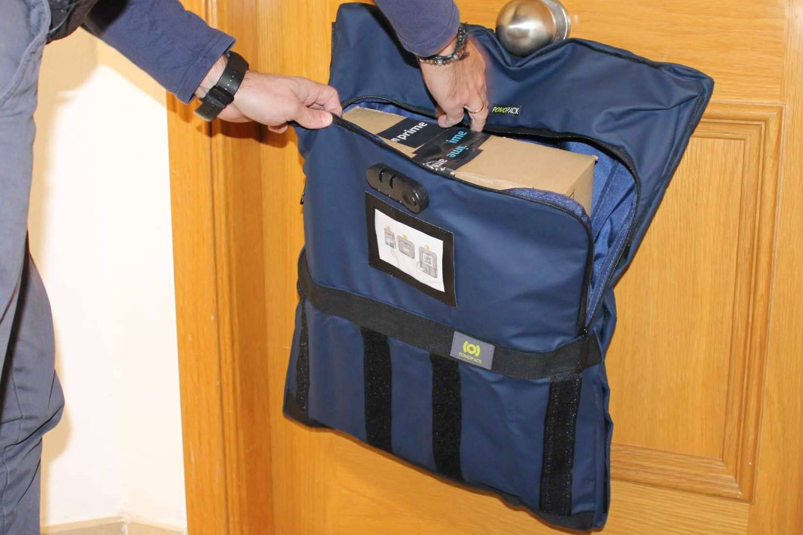 Pomopack, un sistema innovador para que el mensajero deje sus paquetes de manera segura en la puerta de casa