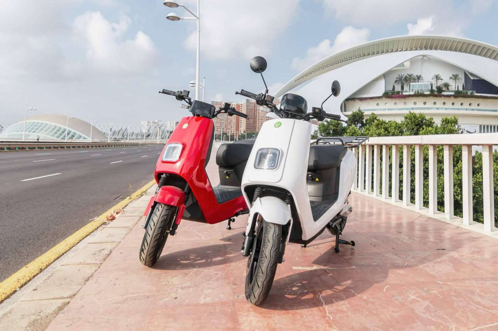 MotoAndalucia Sevilla permite probar la moto eléctrica de reparto más vendida de España los días 10, 11 y 12 de febrero