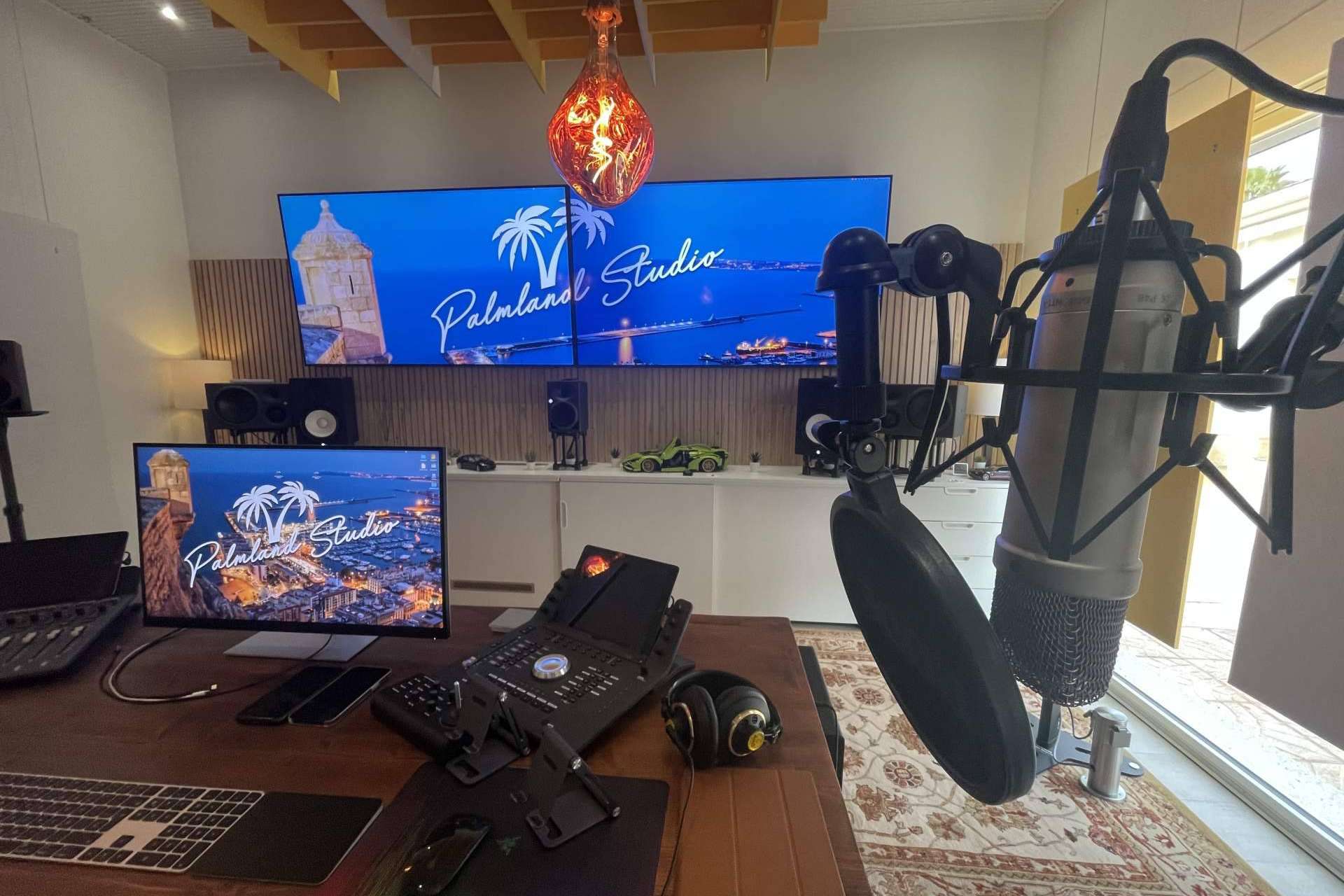 Una experiencia de audio tridimensional en el estudio de producción musical Dolby Atmos de Palmland Studio