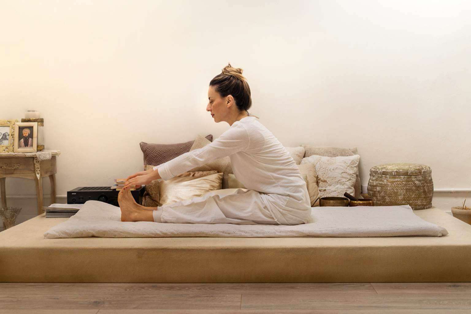 Las personas interesadas en profundizar en el camino del yoga o en ser profesores pueden acceder a la formación de kundalini yoga de blanc yoga