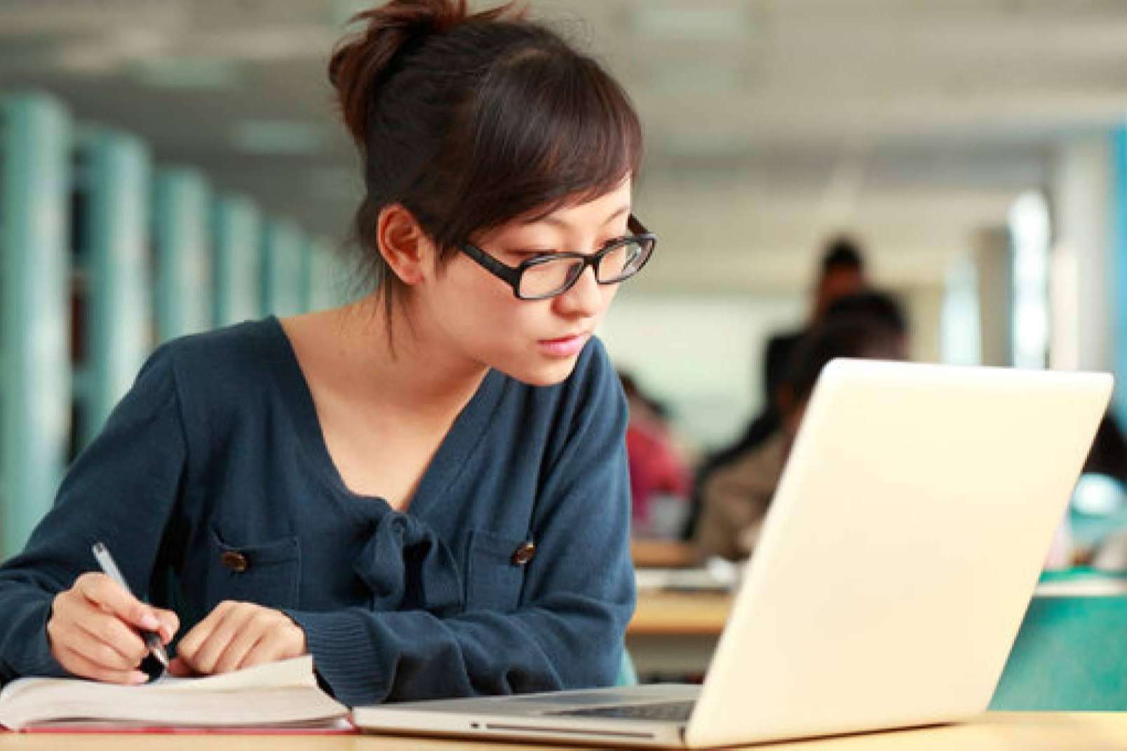 ¿Cuáles son las nuevas oportunidades de formación continuada en la pequeña y mediana empresa?, con B2BEXPERTS