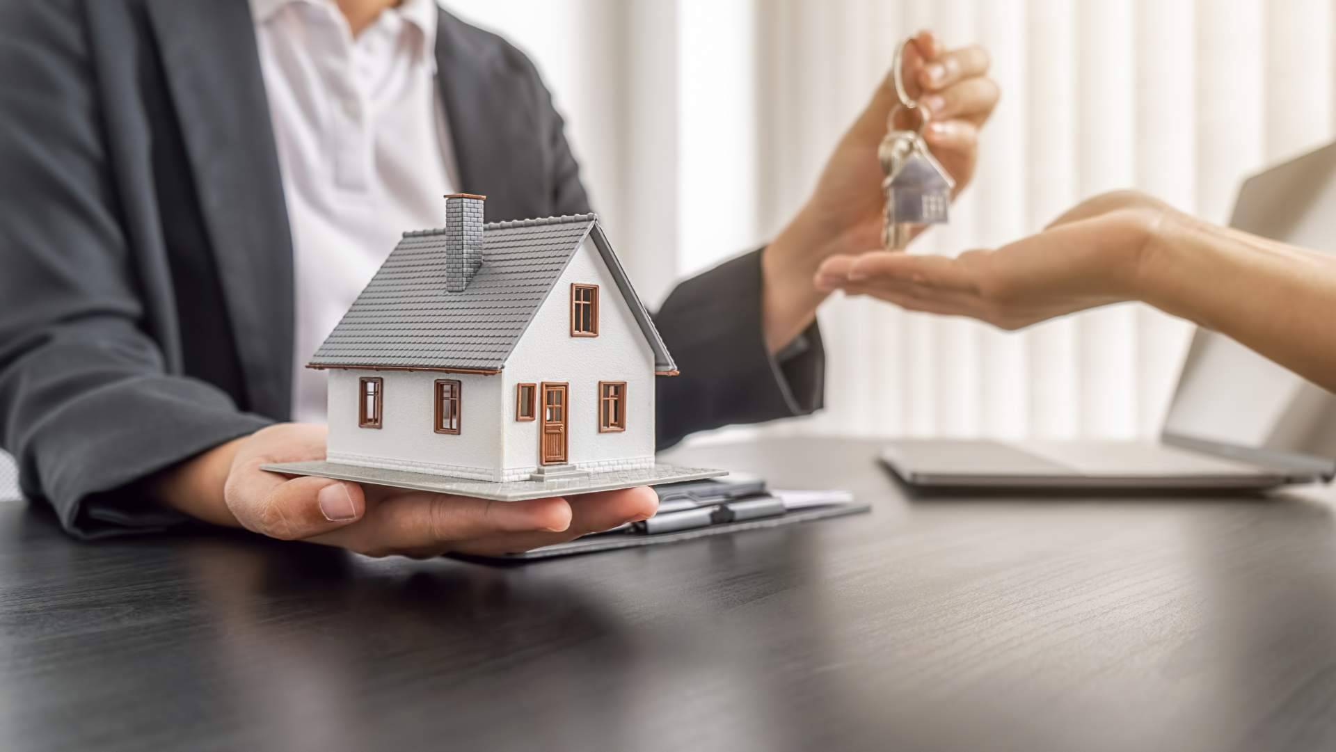 Realtyplus sobre el papel del agente inmobiliario en un mundo global