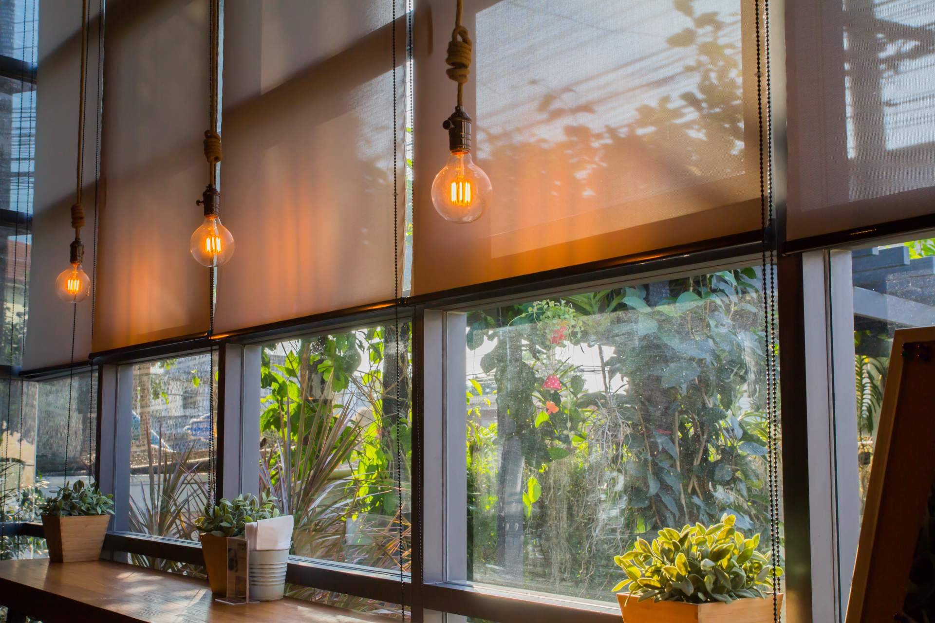 Estores para cortinas de cristal y terrazas acristaladas con la firma Proftek