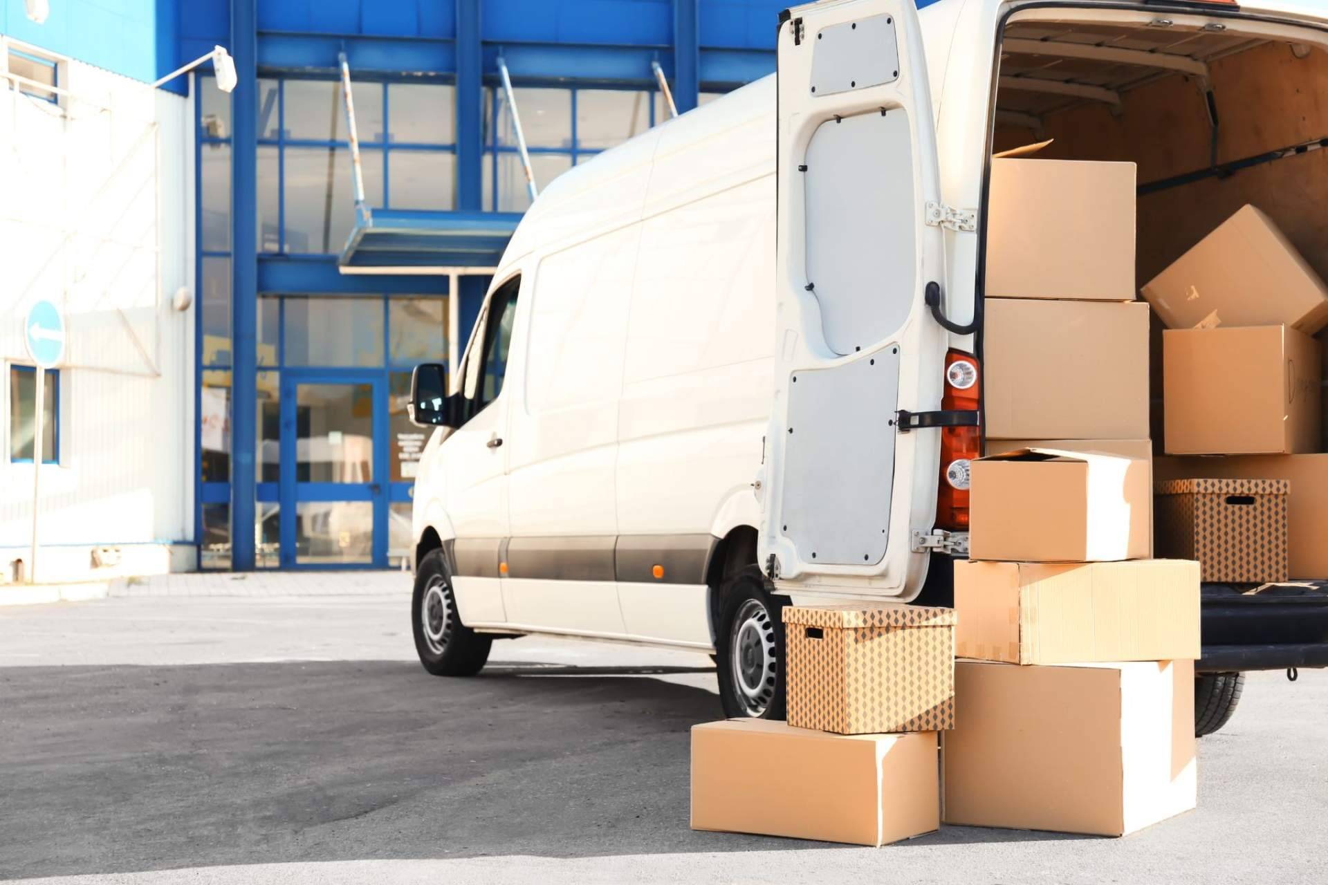 La solución de la empresa de mudanzas RJB Moving al problema de falta de espacio en casa, guardamuebles