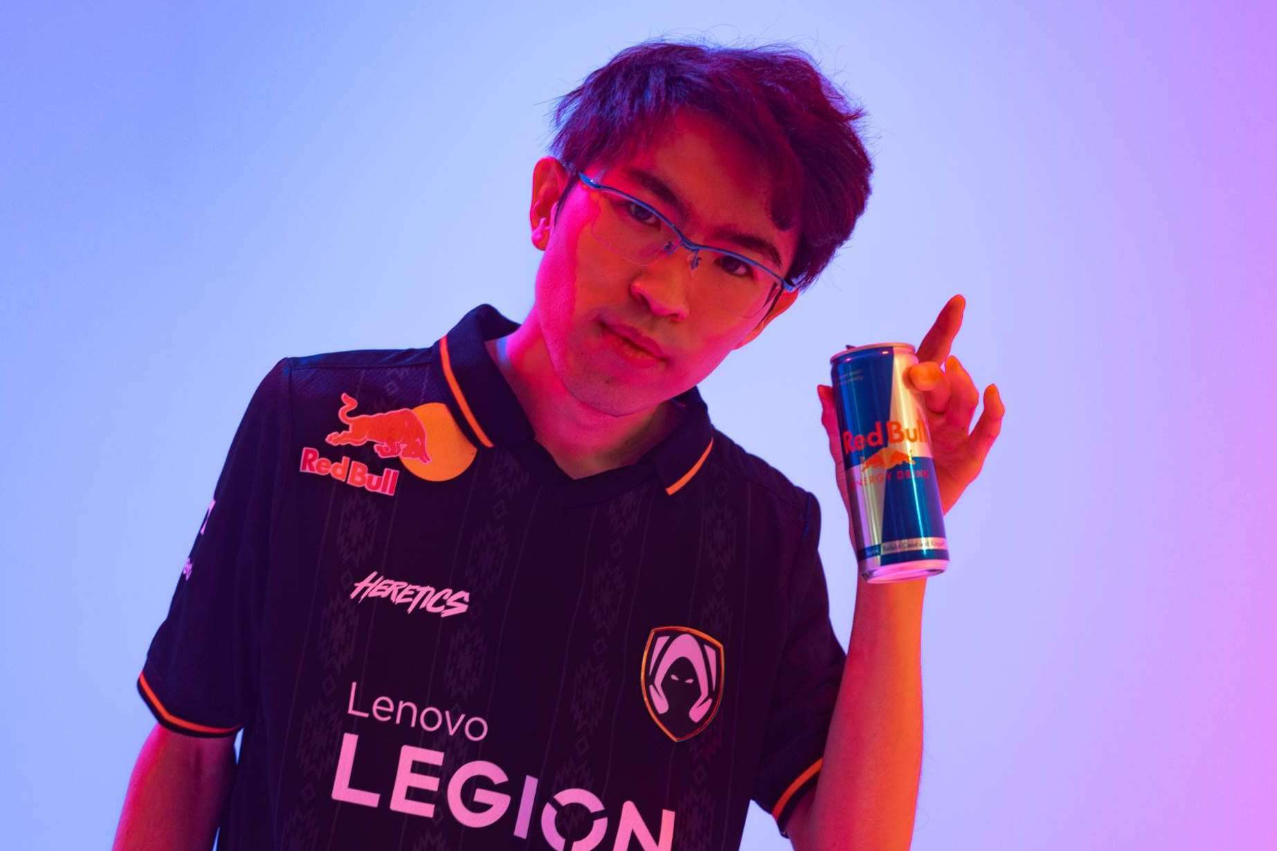 Red Bull une fuerzas con Team Heretics