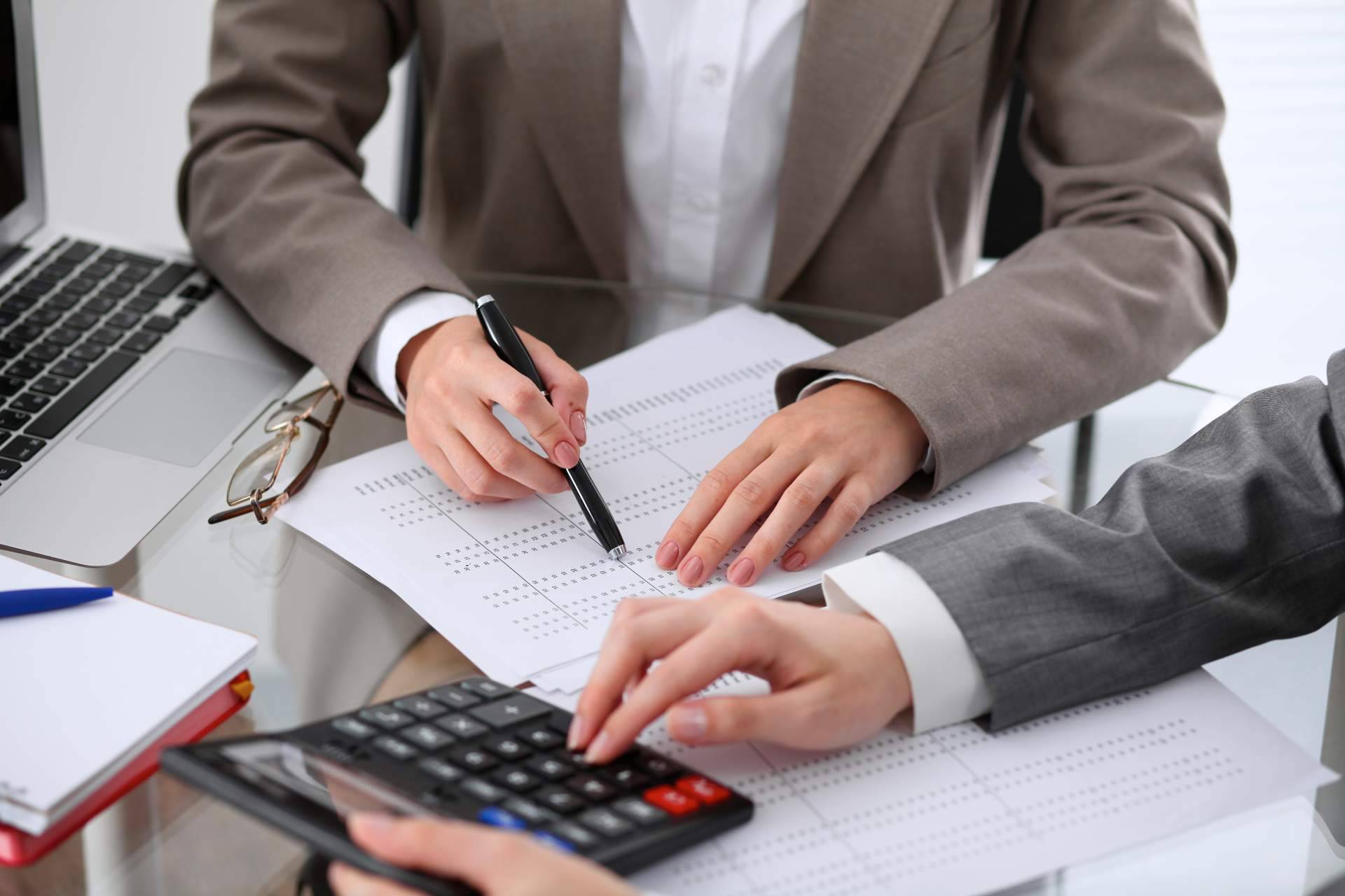 Constitución de empresas y otros servicios personalizados con QUICKSA