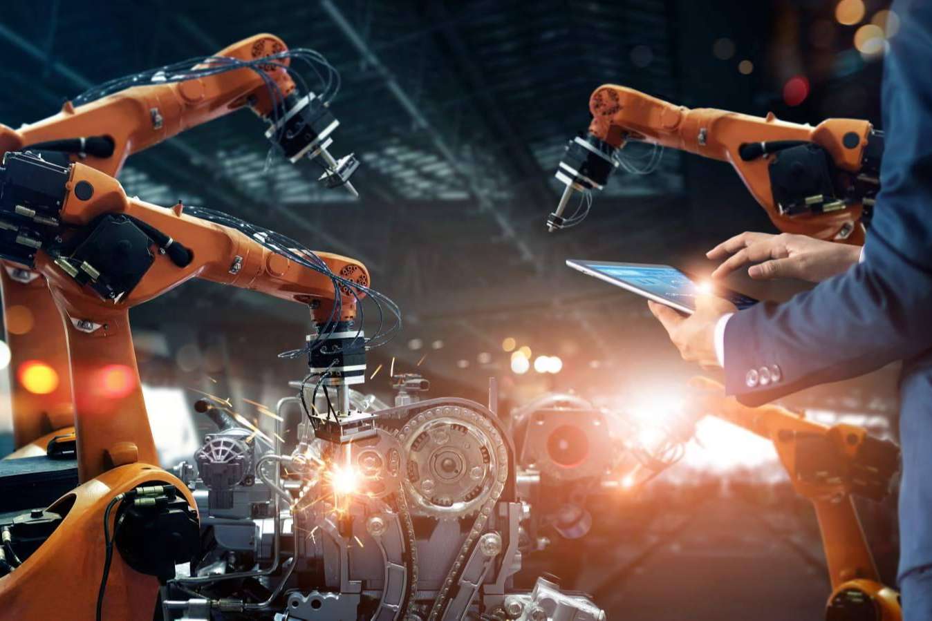 ¿Cuáles son los beneficios de las cadenas portacables triflex para equipar con éxito robots industriales?