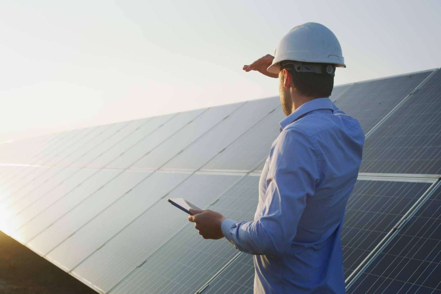 Instalar placas solares en espacios pequeños como balcones, ¿es posible?, por Solomnia