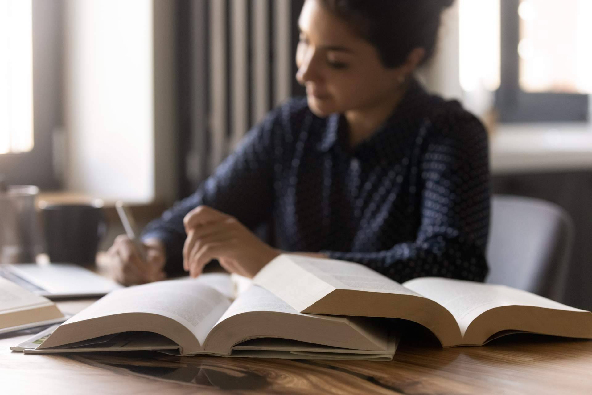 ¿Qué dificultades enfrentan los estudiantes a la hora de realizar su trabajo de grado?, por Asesori