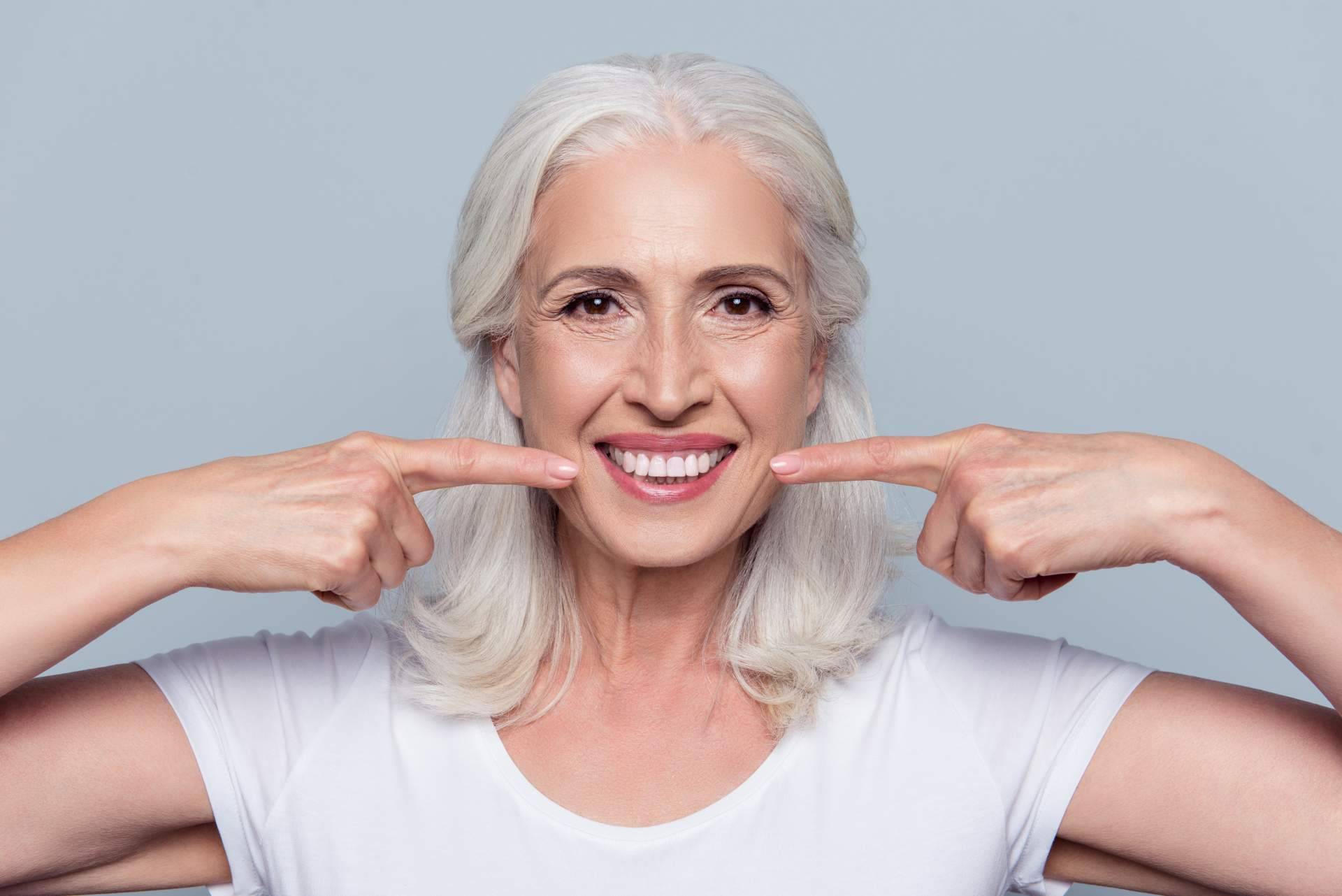 Las razones de que cada vez más gente opte por los implantes dentales All-on-4 de Clínica Dental Delgado