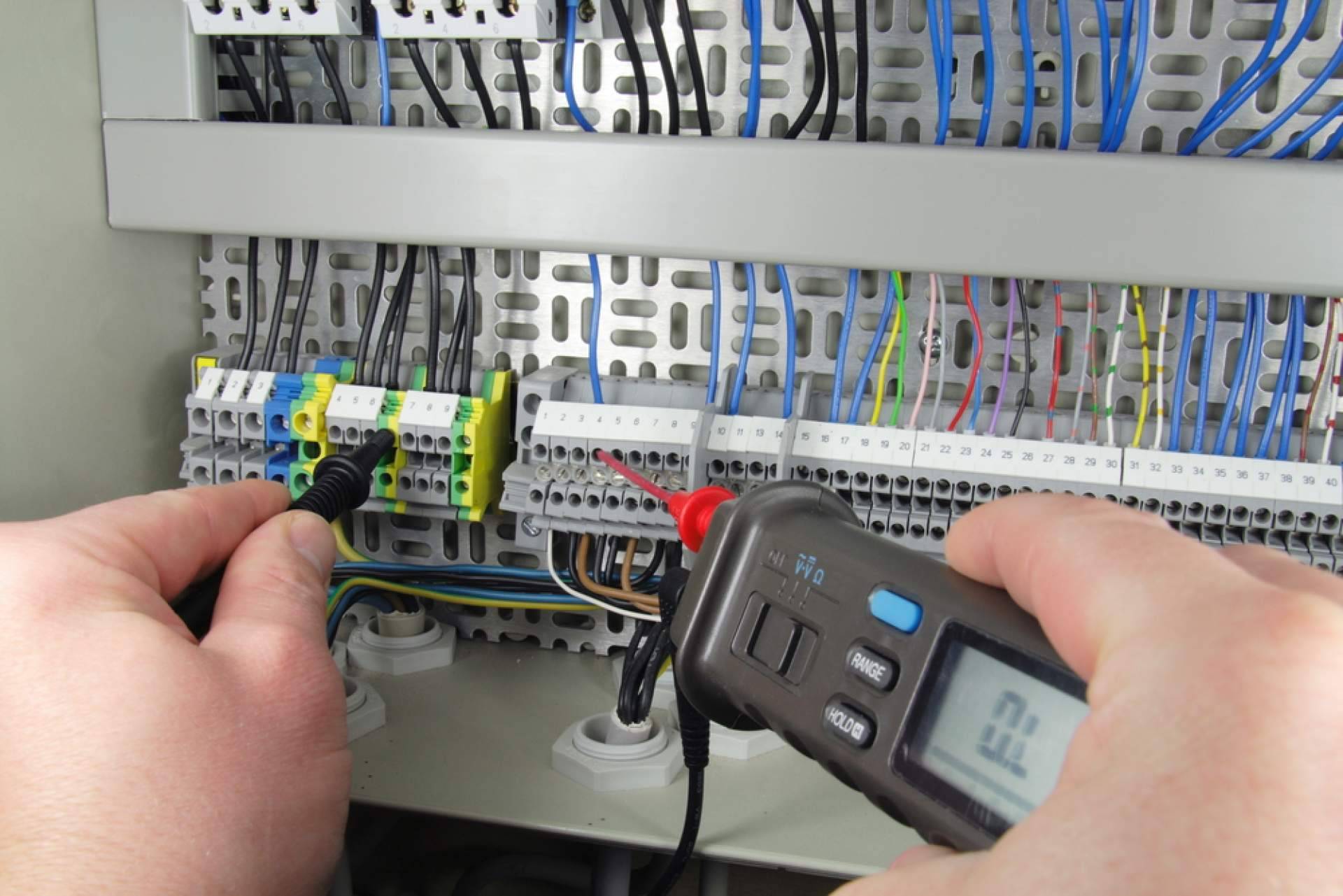Celéctricos y sus servicios de asesoría e instalación de cuadros eléctricos