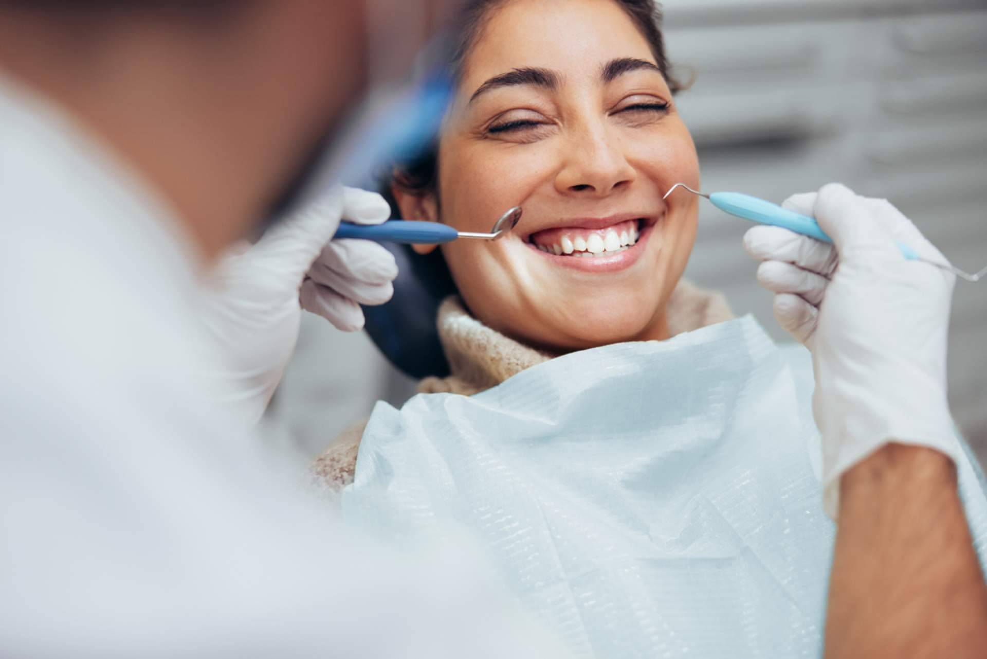 ¿Qué tener en cuenta al elegir una clínica de estética dental?