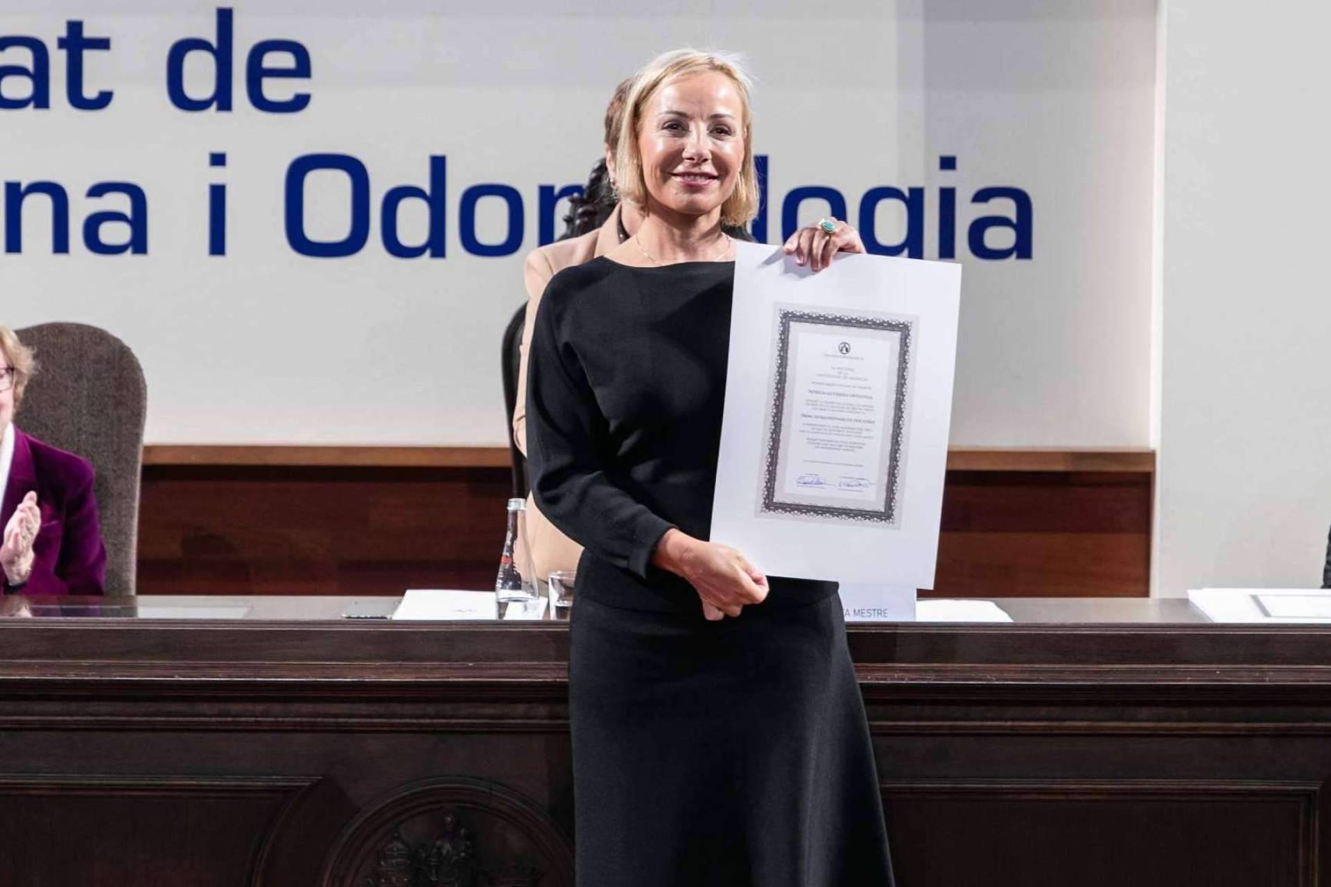 En los Premios Extraordinarios de Doctorado 2020-2021 y 2021-2022, la Dra. Patricia Gutiérrez Ontalvilla es premiada por la Universidad de Valencia