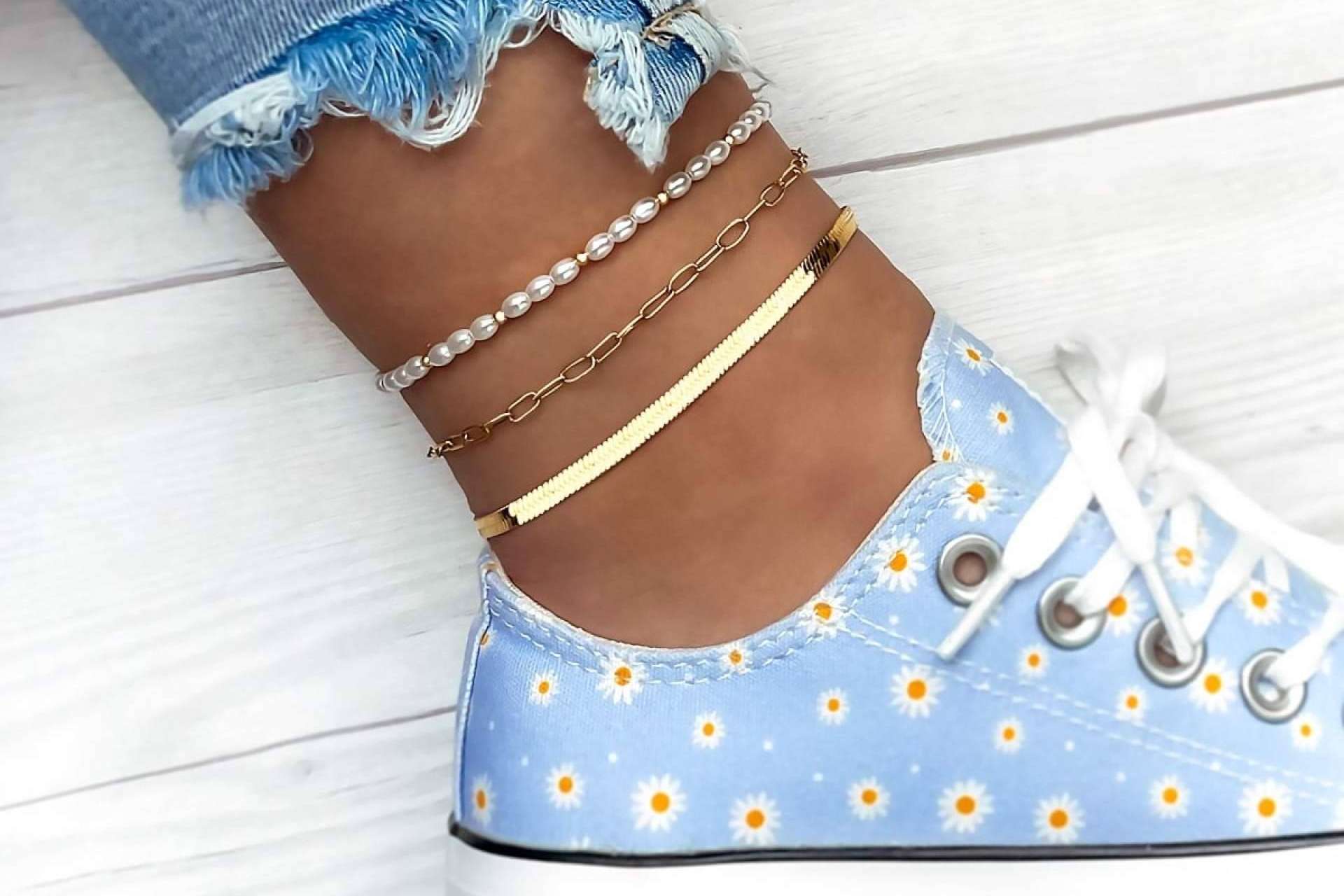 La presentación de la novedosa colección de tobilleras para verano de la joyería Le Petite Marie