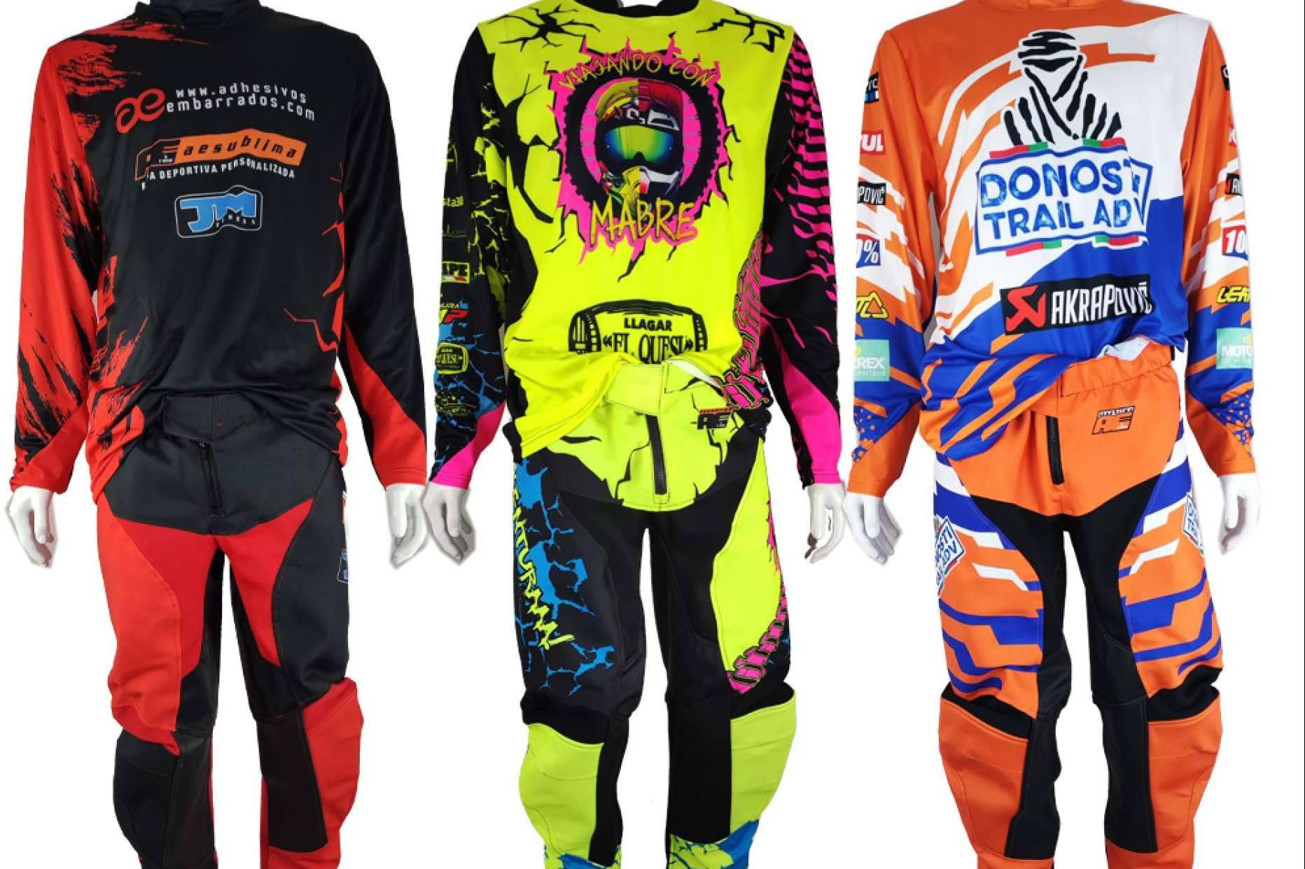 ADHESIVOSEMBARRADOS cuenta con un amplio catálogo de camisetas y chalecos para moto