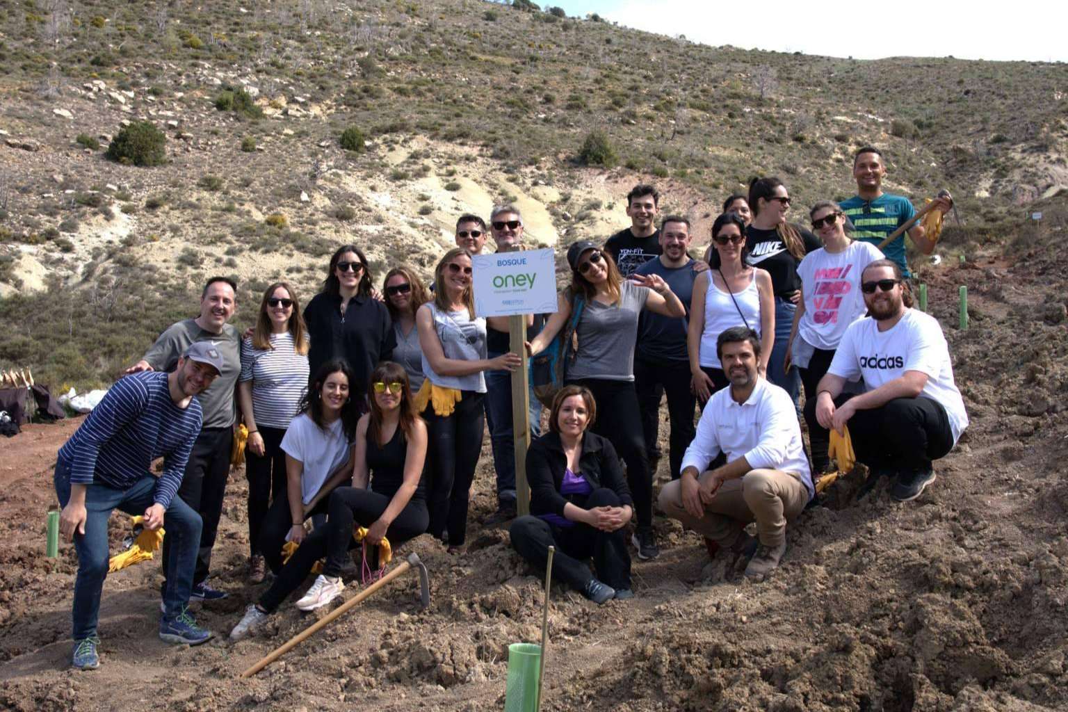 Compensación de la huella de carbono, Oney planta su primer bosque