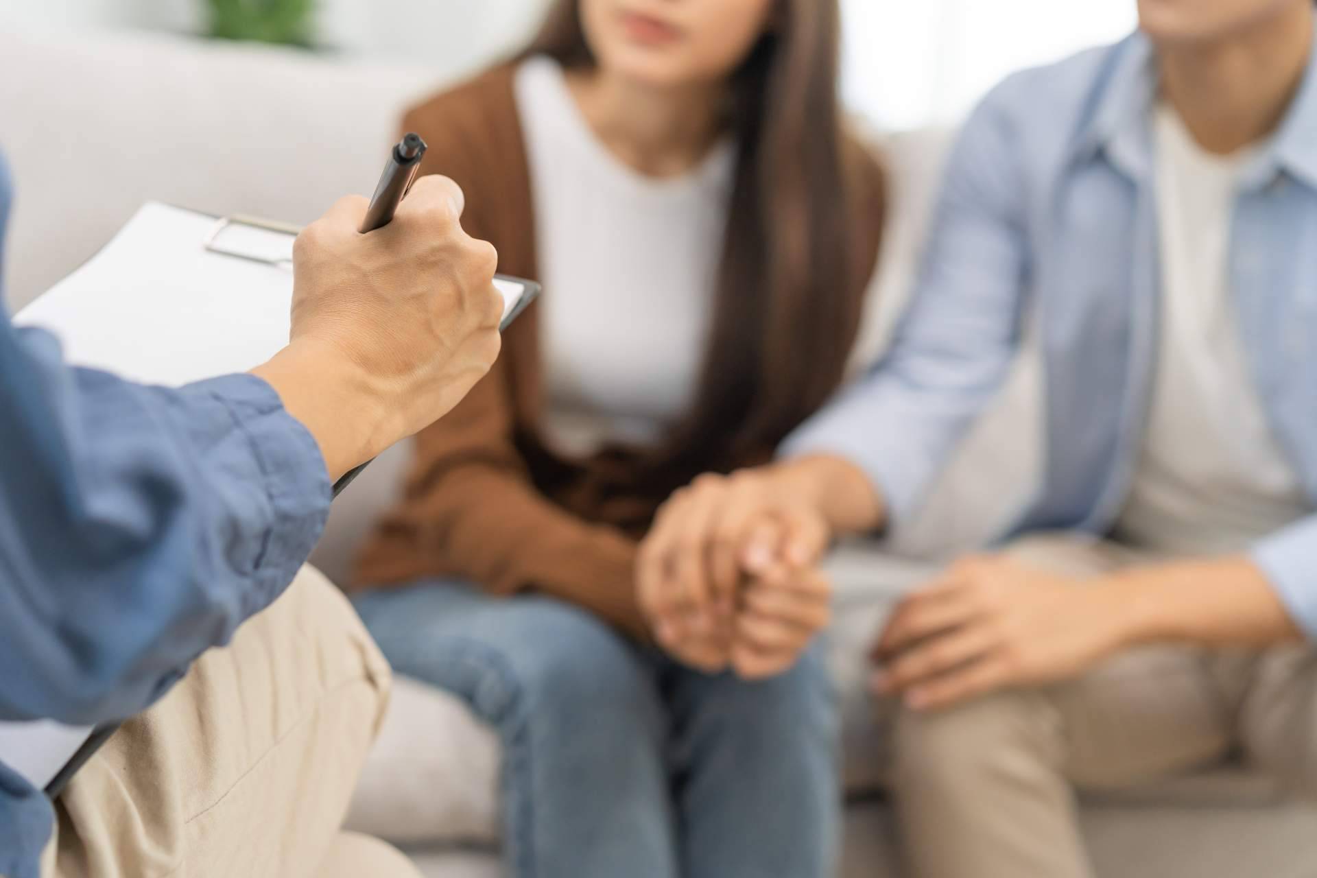 Abordar los desafíos de pareja a través de sesiones de terapia online