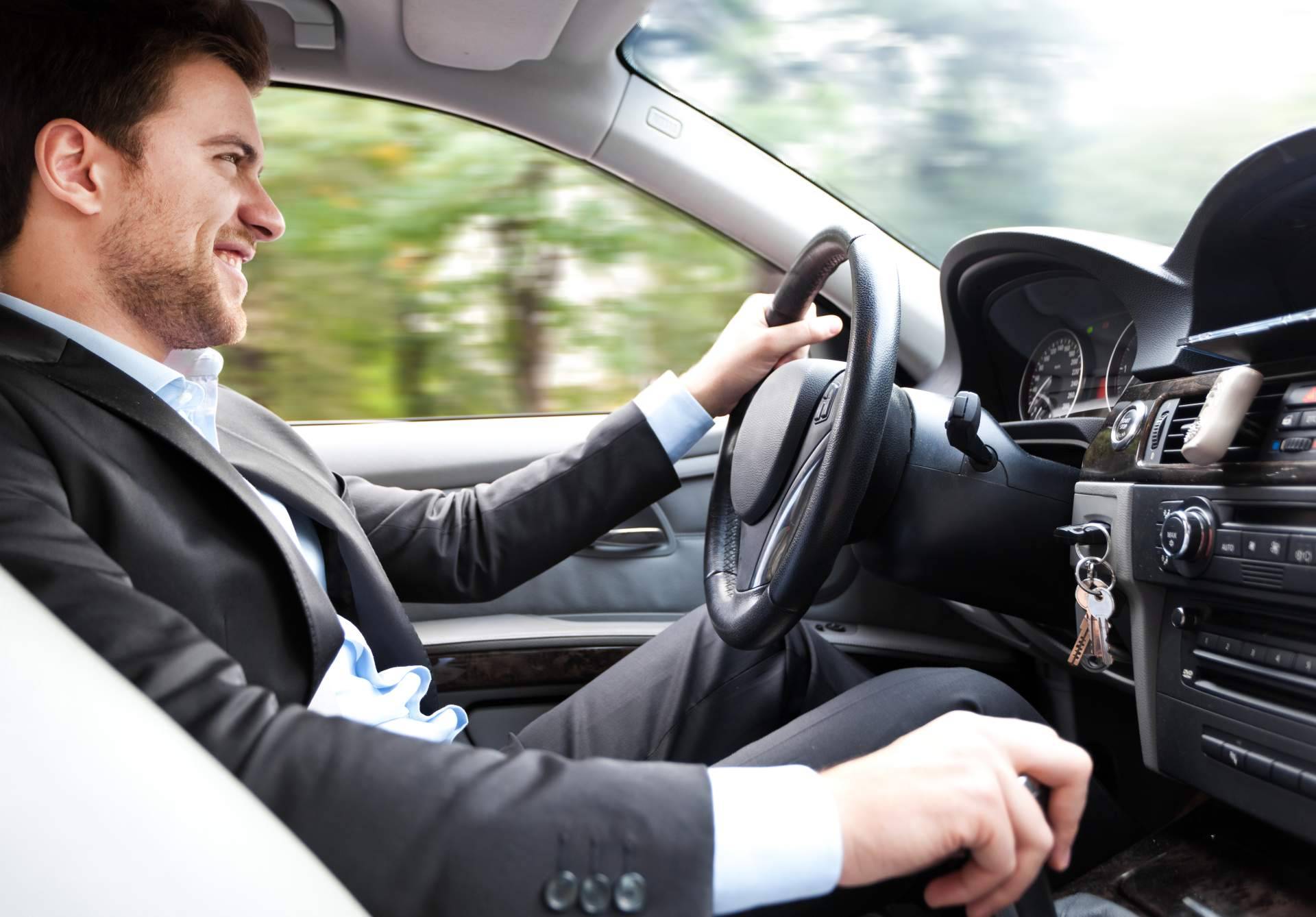 Conseguir un renting de coche por 100 euros al mes con Pug Renting