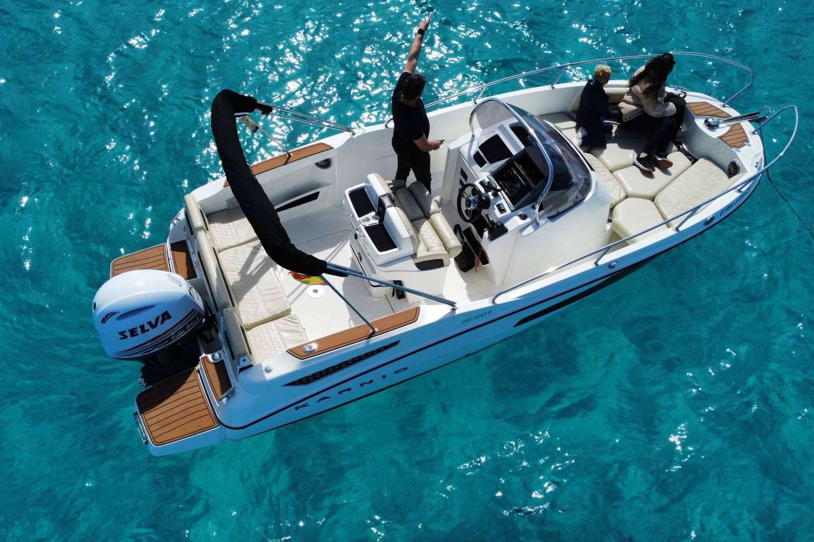 Descubrir Menorca con las excursiones privadas en barco de Nautic Charter Menorca