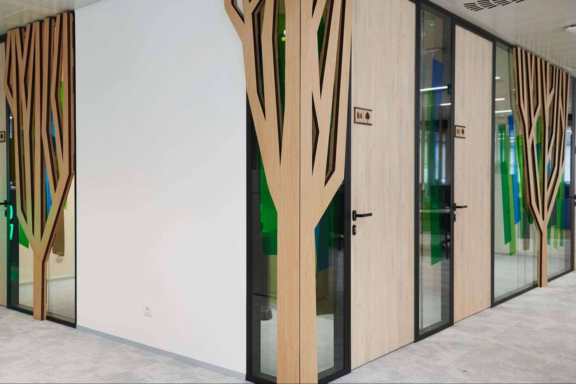 Llega la revolución del interiorismo sostenible con la innovadora línea de celosías personalizadas en cartón biodegradable de Mister Karton