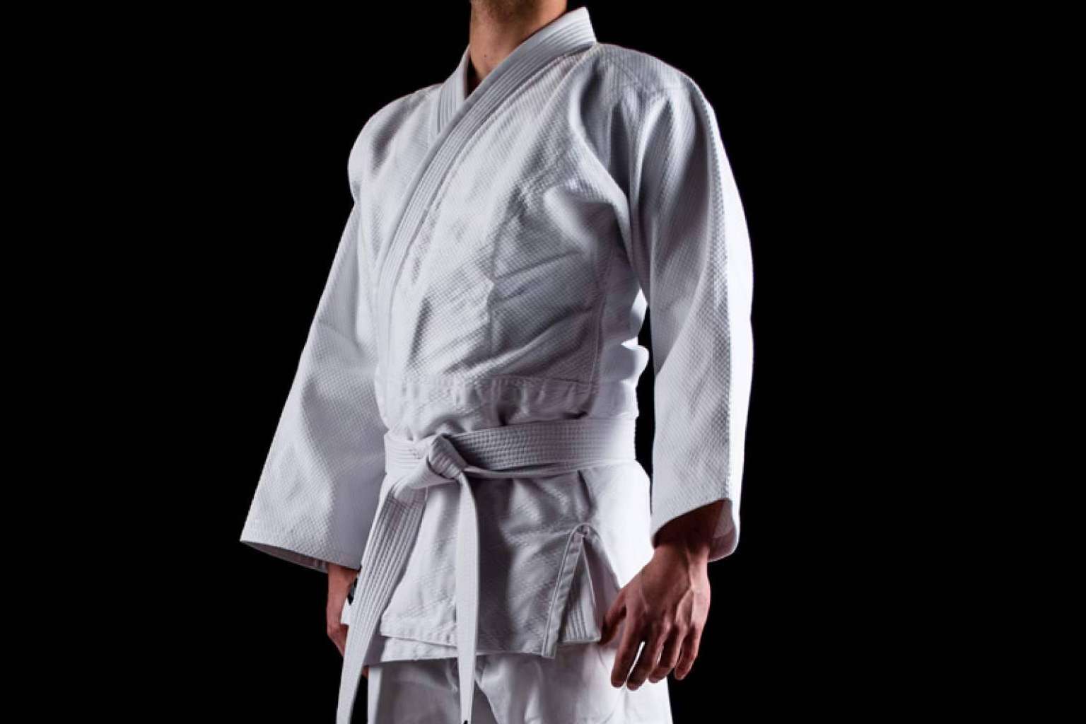 Katanamart dispone de uniformes para la práctica de karate y judo