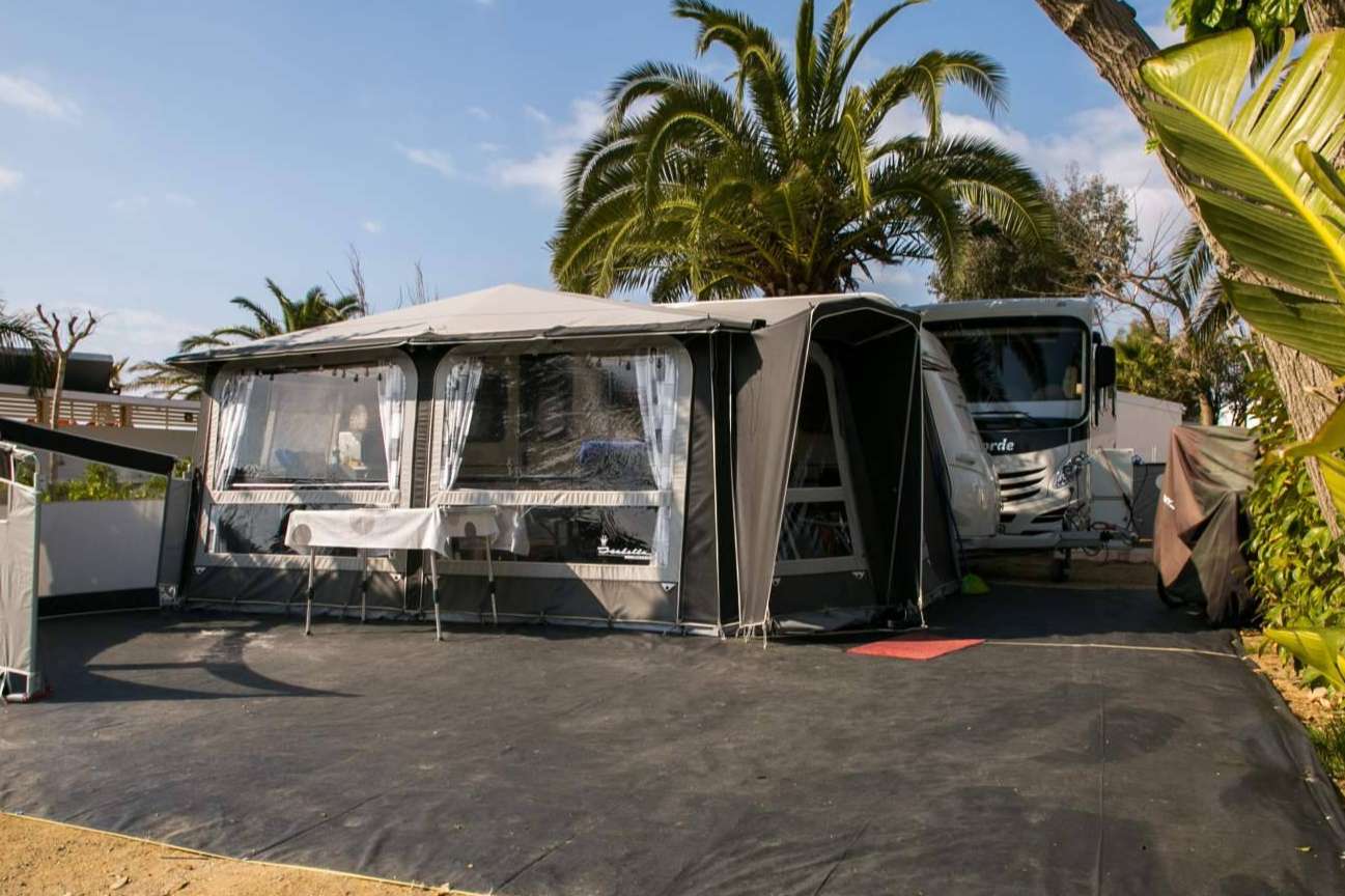 Parcelas de Alannia Els Prats y Alannia Costa Dorada, una excelente opción para campistas junto al mar