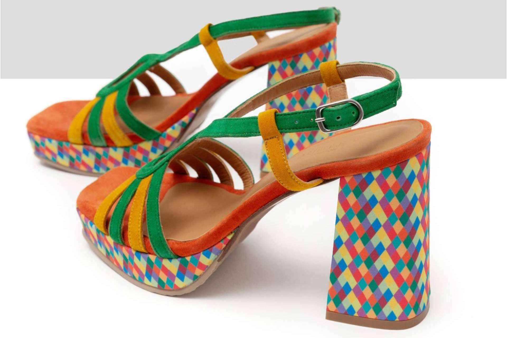 Vivir un verano lleno de estilo y comodidad con sandalias planas