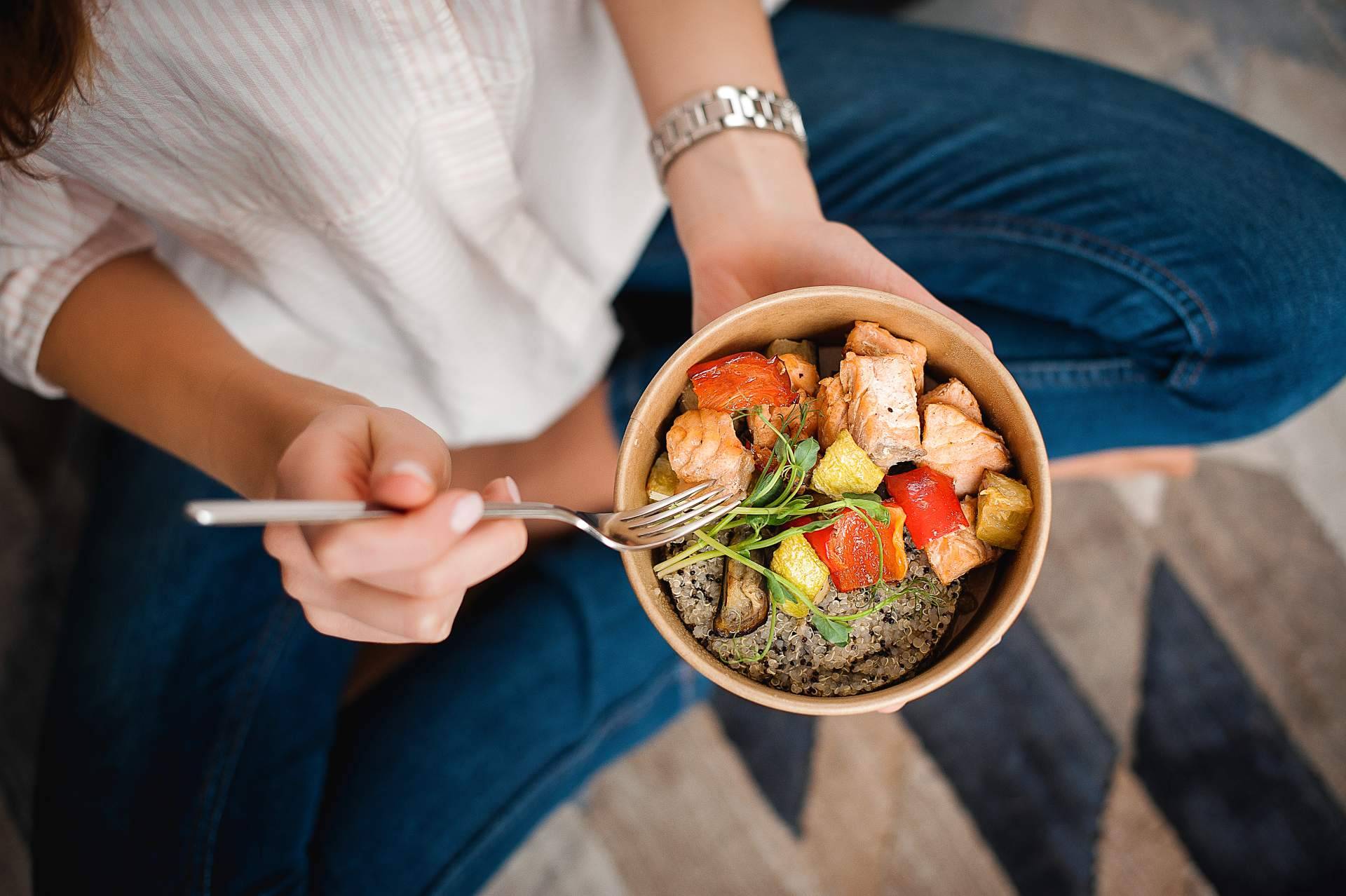 Nutrición para mujeres en etapa de menopausia de la mano de la clínica Cambia Comiendo