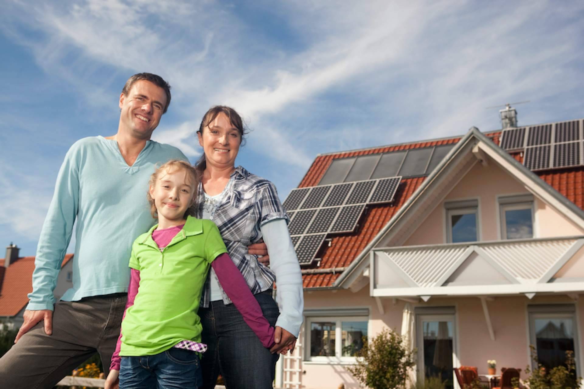 Las baterías para paneles solares, ¿son necesarias?