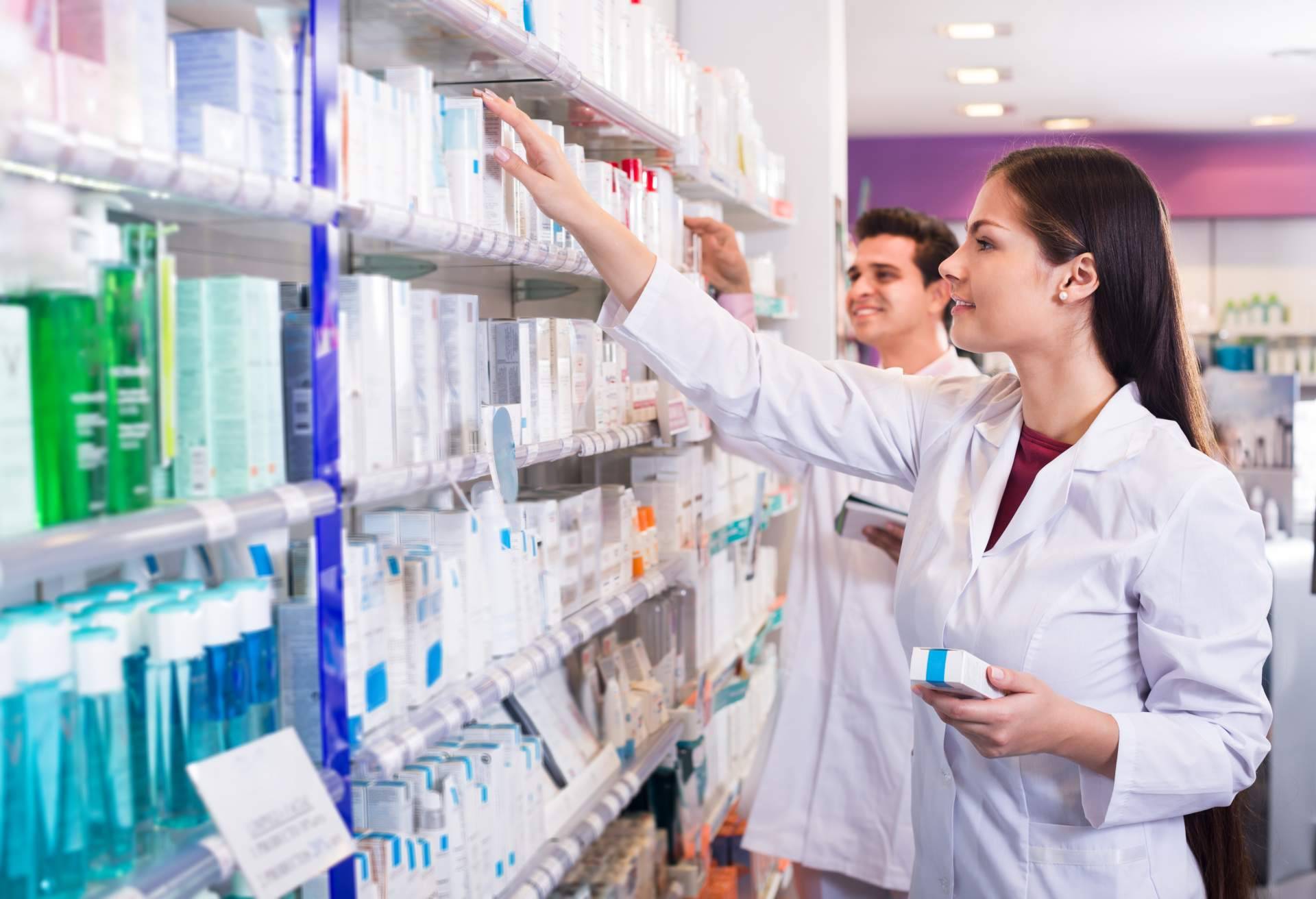 Nuevos productos en tienda física y online de la Farmacia del Paseo, beneficios para todos los clientes