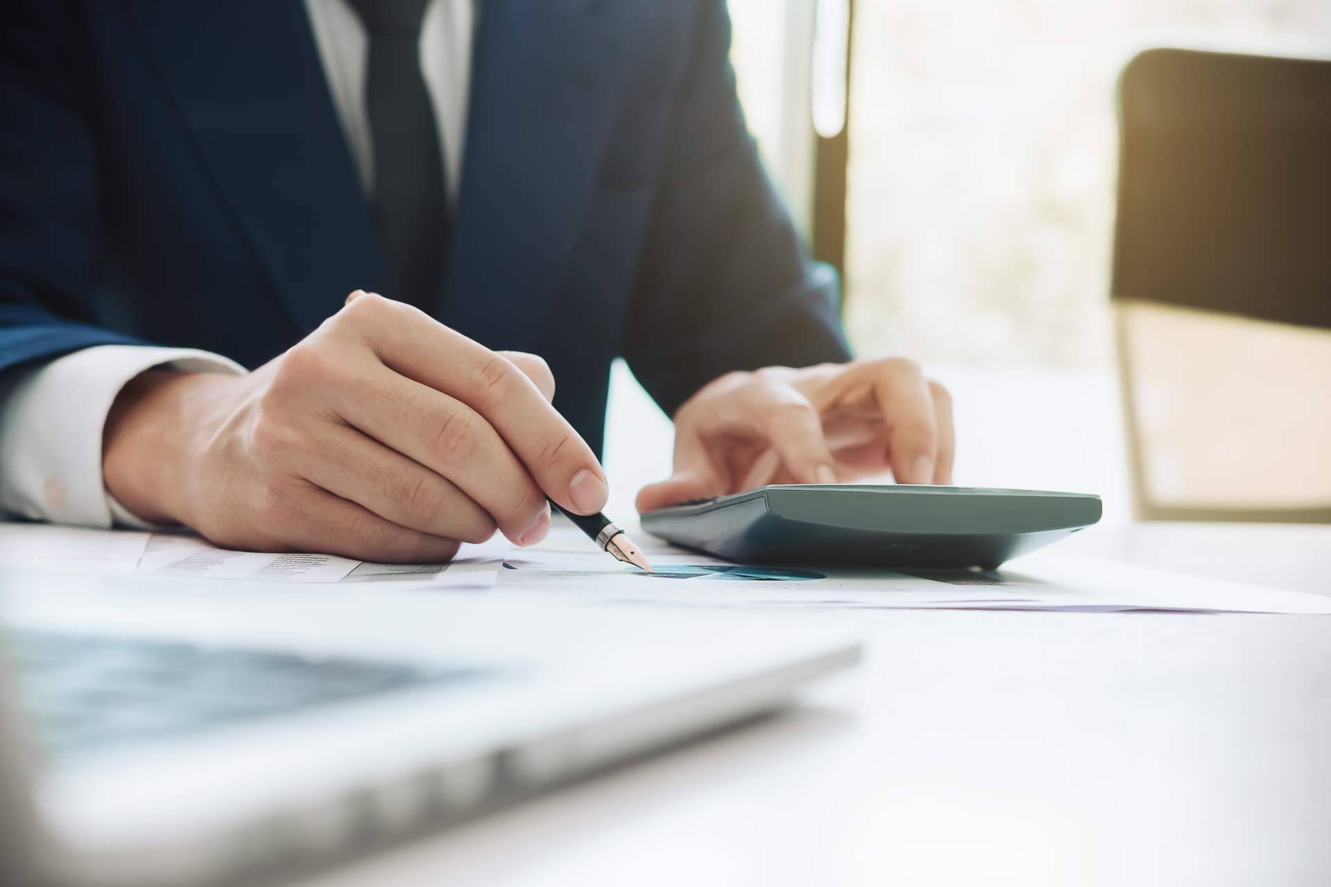 ¿Cómo elegir una empresa de reunificación de deudas con hipoteca? por PréstamoSolución