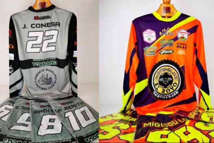 Descubrir la pasión del motocross con la exclusiva línea de ropa personalizada de ADHESIVOSEMBARRADOS