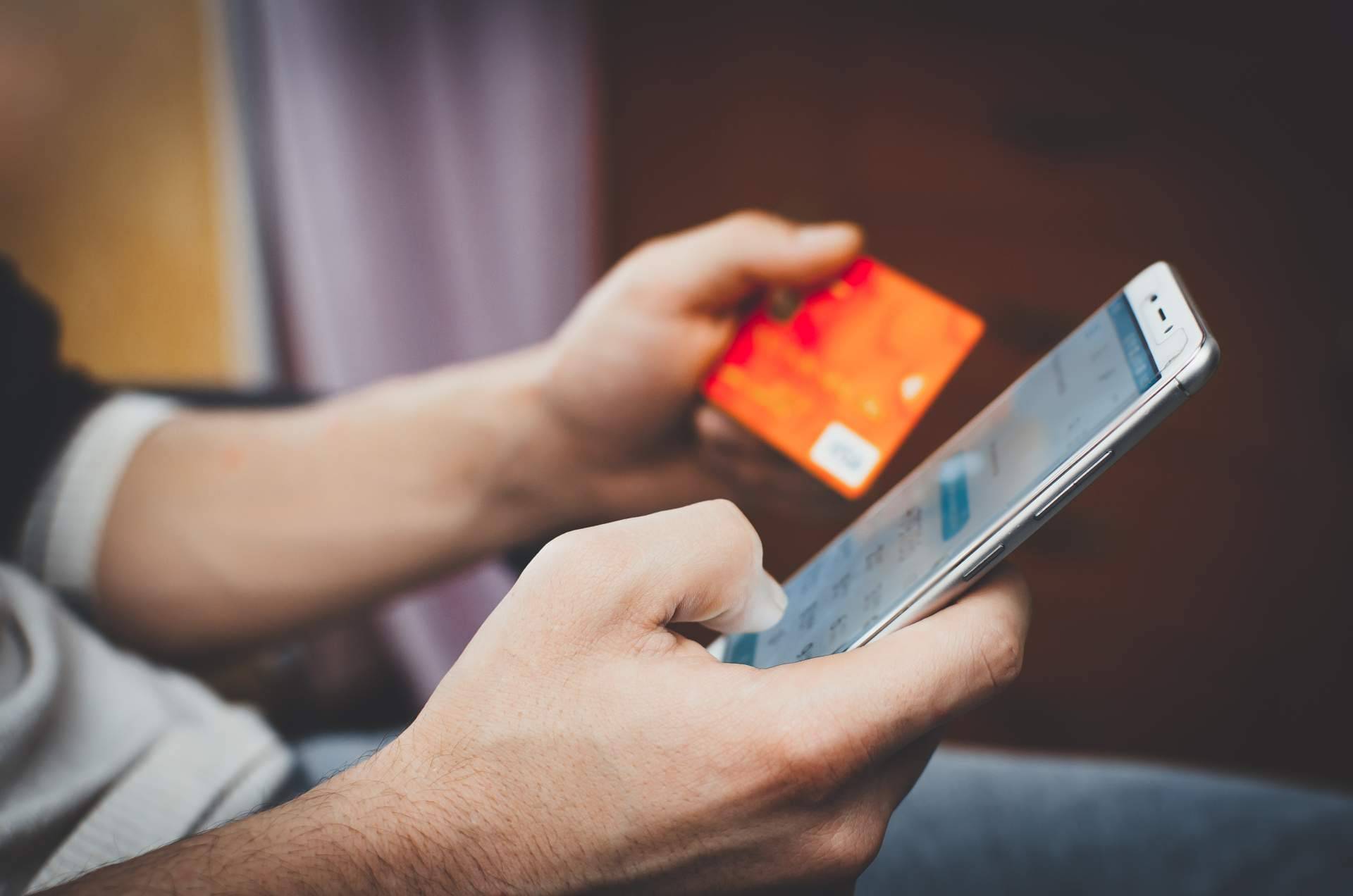 Sendvalu ofrece servicios de envío de dinero en línea y recarga online