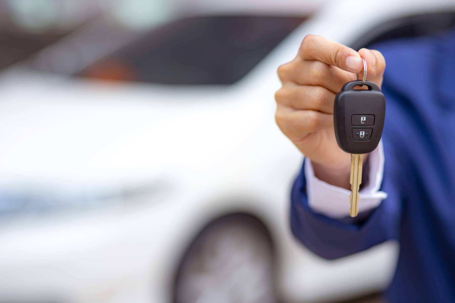 EGINER recalca la importancia de tener dos juegos de llaves del coche antes de irse de vacaciones