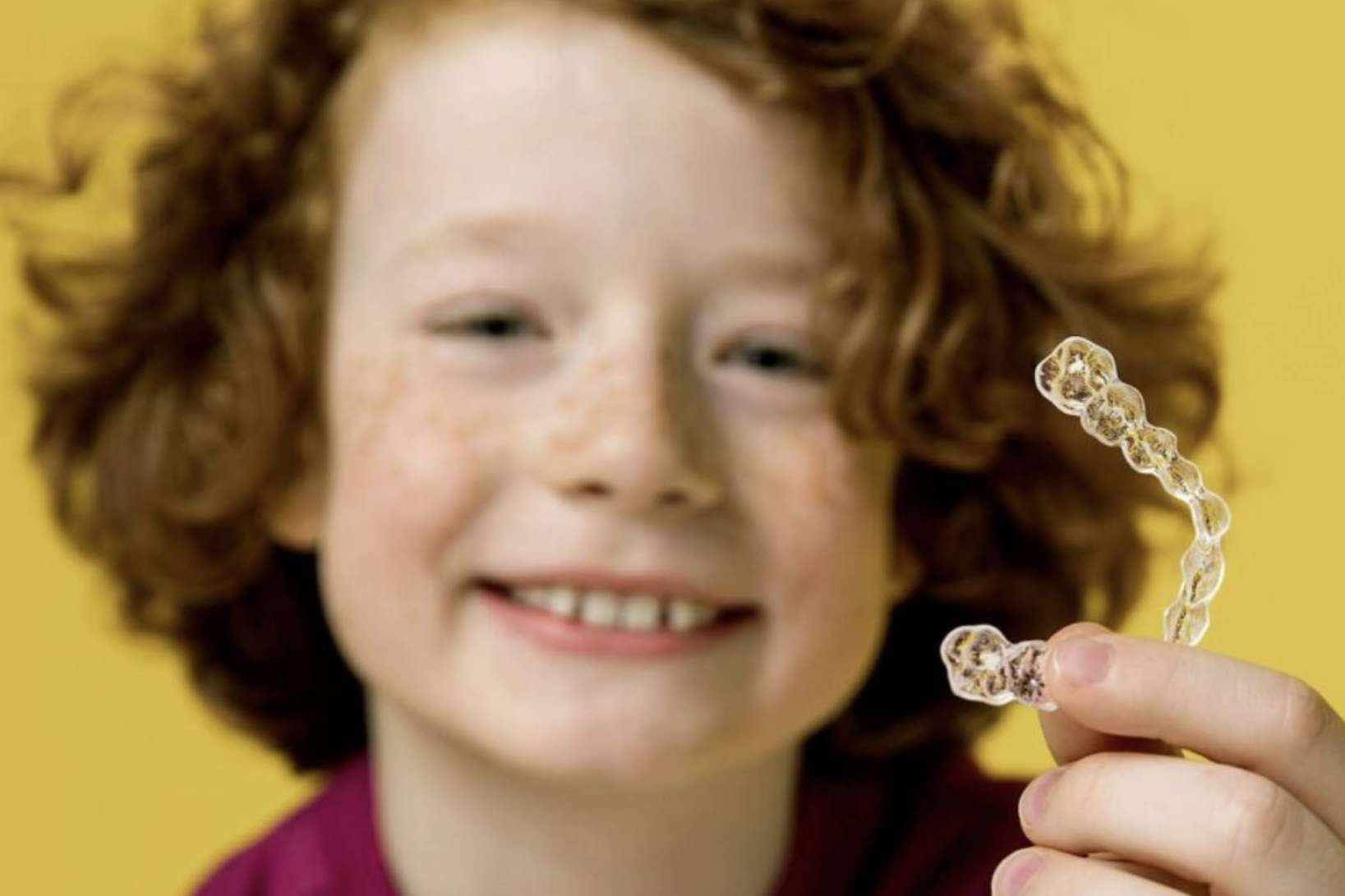CLÍNICA CRISTINA VIYUELA + CO ofrece el tratamiento de Invisalign First, ideal para niños en edad de desarrollo