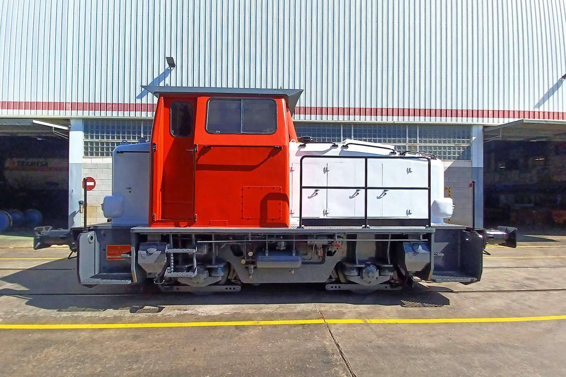 Una histórica locomotora de REPSOL, restaurada por la Fundación del Patrimonio Ferroviario
