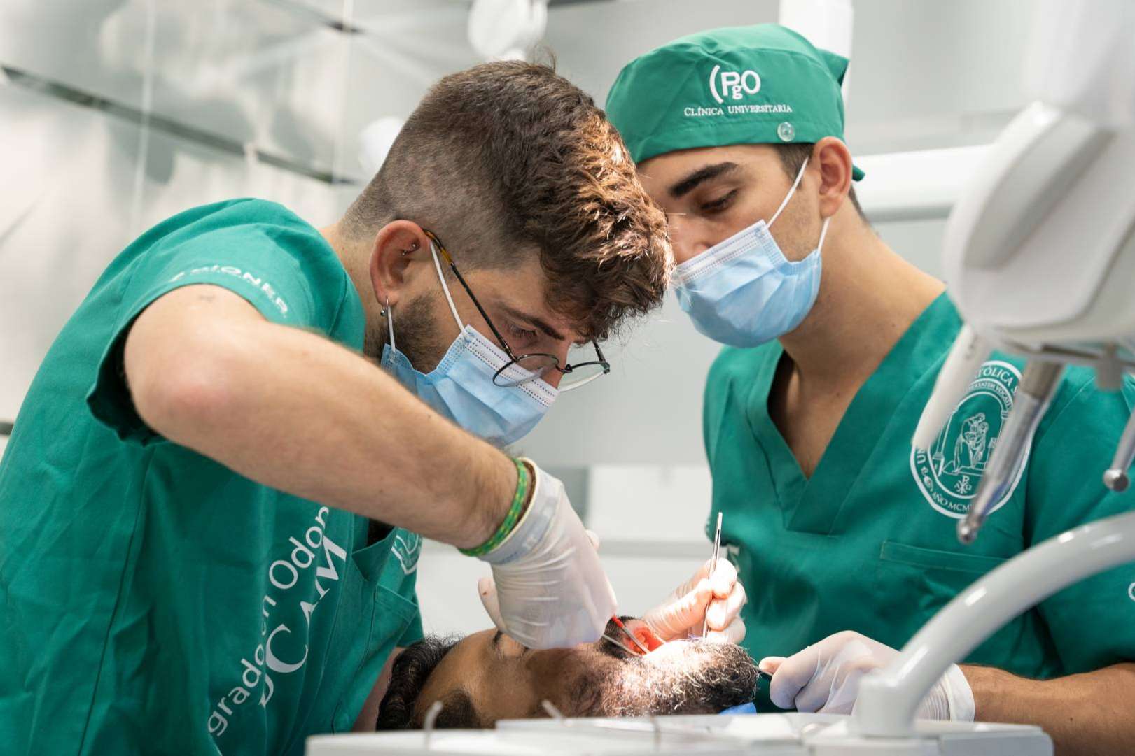 Por qué estudiar un postgrado en odontología