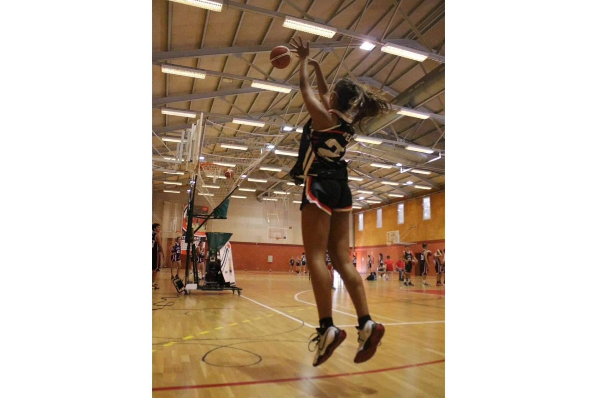 ITW Sport ofrece un programa de entrenamiento con máquinas de tiro de baloncesto