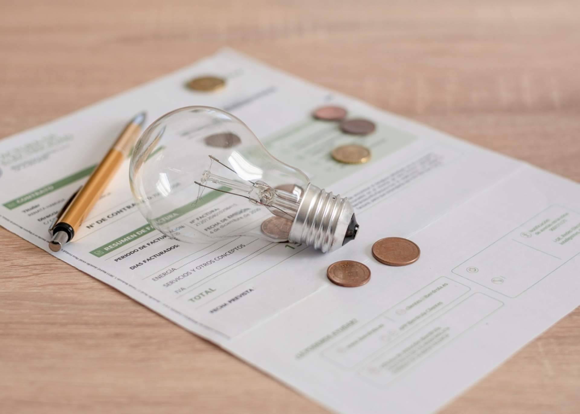 Cómo saber a qué hora es más económica la luz, con Apaga Luz