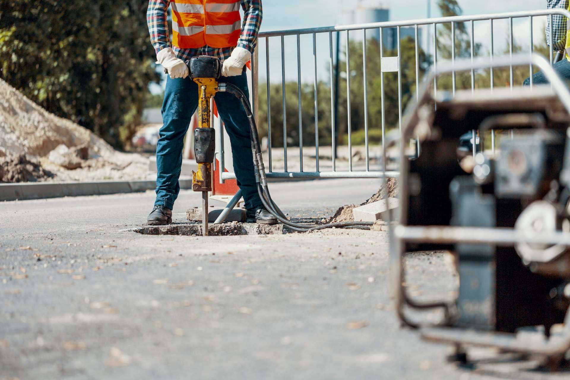 Alquiler y venta de material de construcción en Granada, de la mano de Sogessur