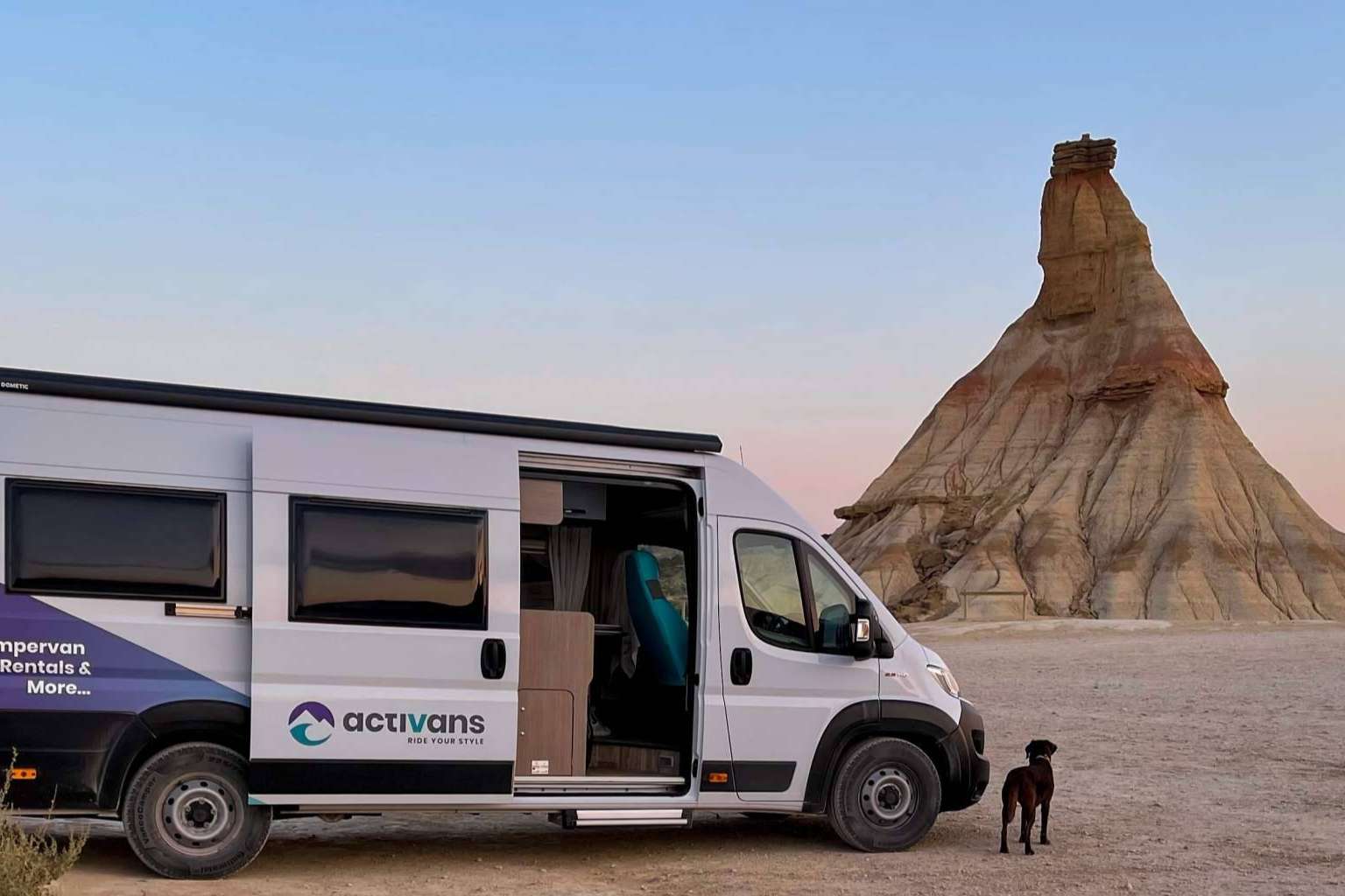 Activans ofrece el alquiler de autocaravanas en Girona para realizar viajes con perros