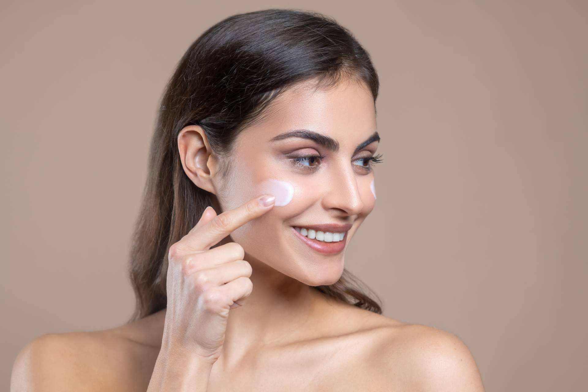 ¿Cómo limpiar e hidratar el rostro sin alterar la barrera protectora de la piel? Cerave