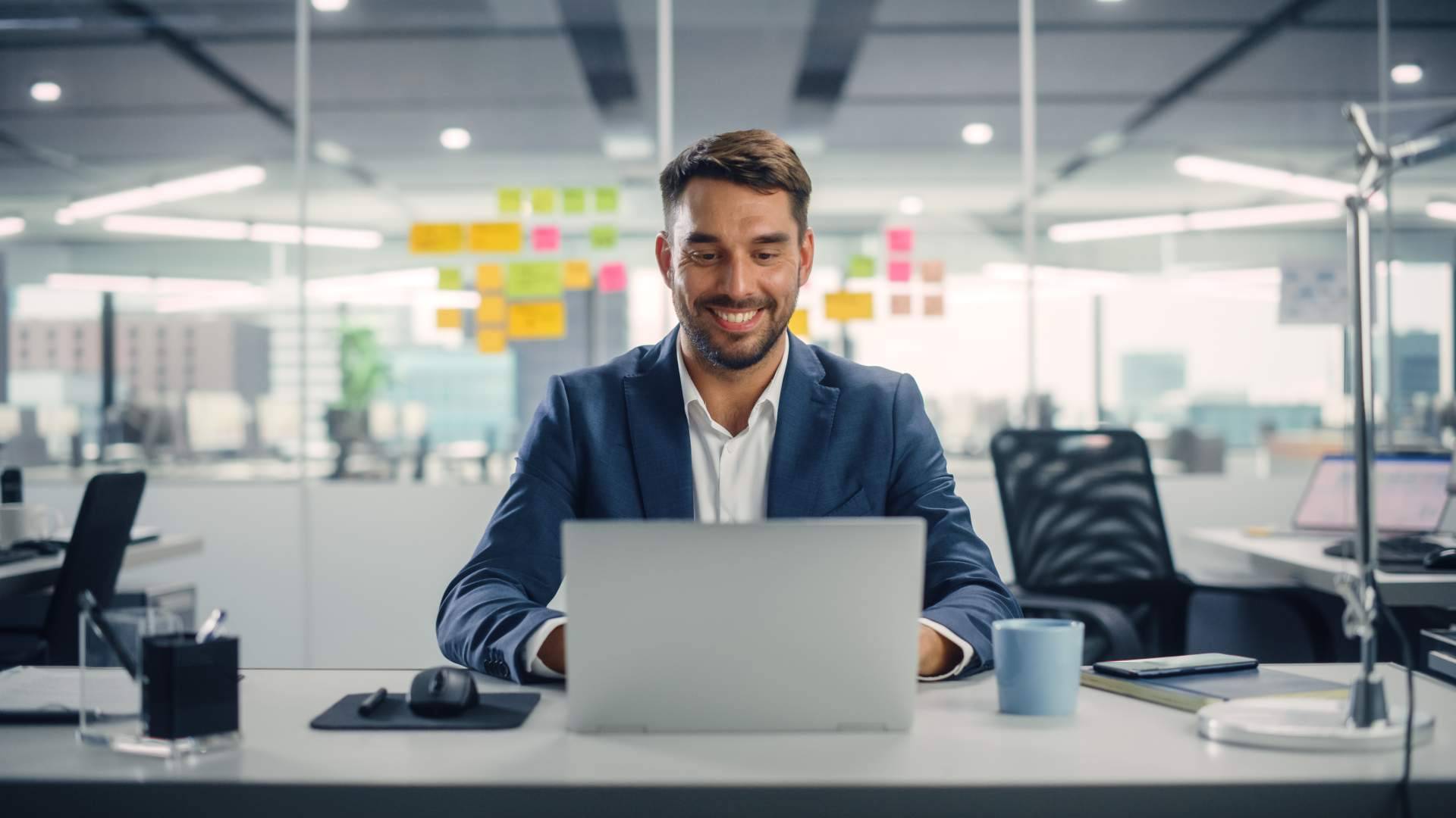 Desarrollo de software para la gestión empresarial, incluyendo ERP y CRM