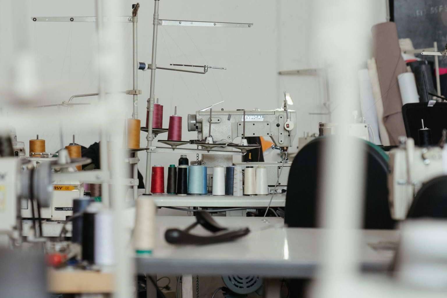 El taller de costura y moda sostenible Diambaar